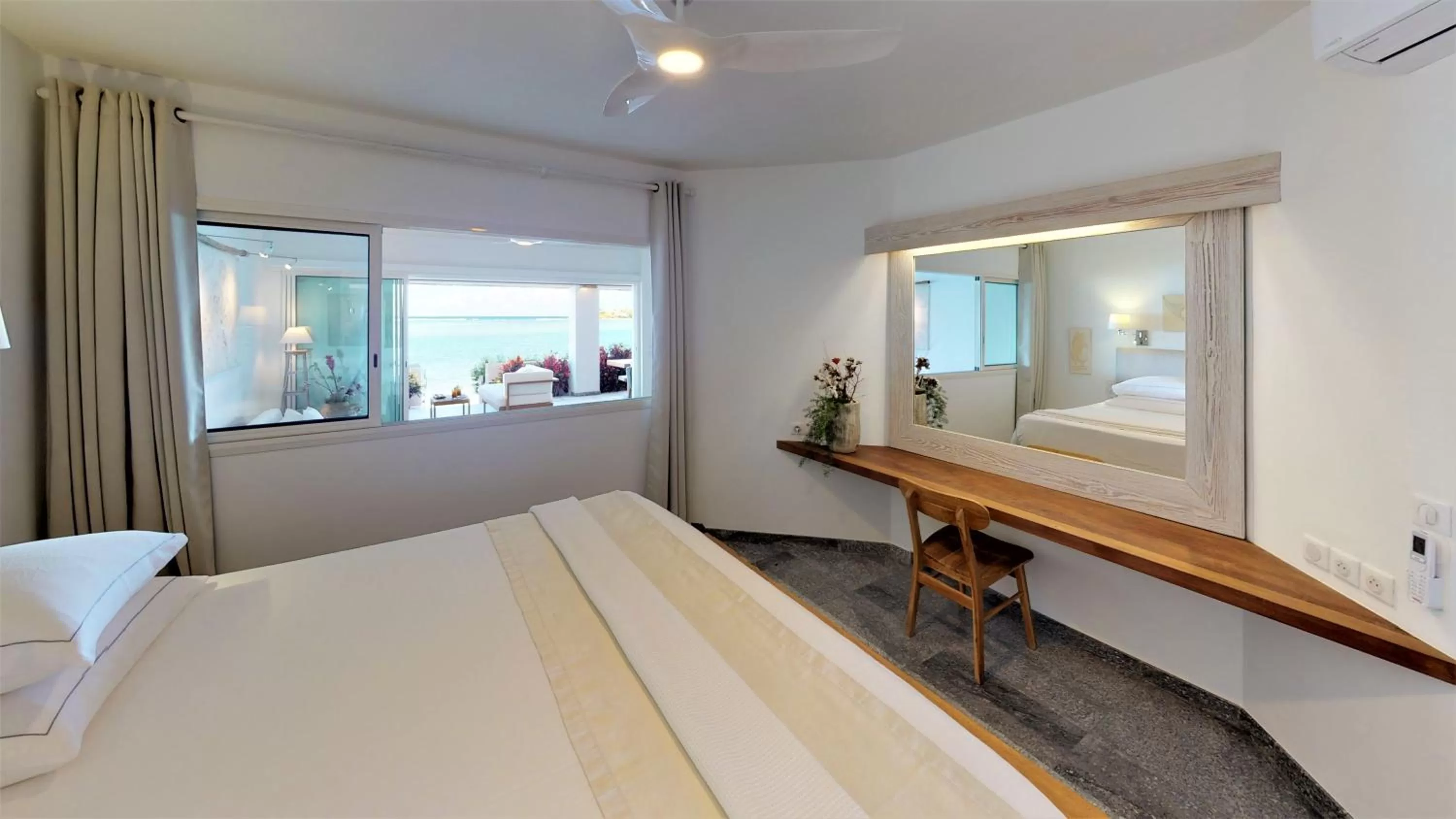 Bed in Hotel Les Ondines Sur La Plage