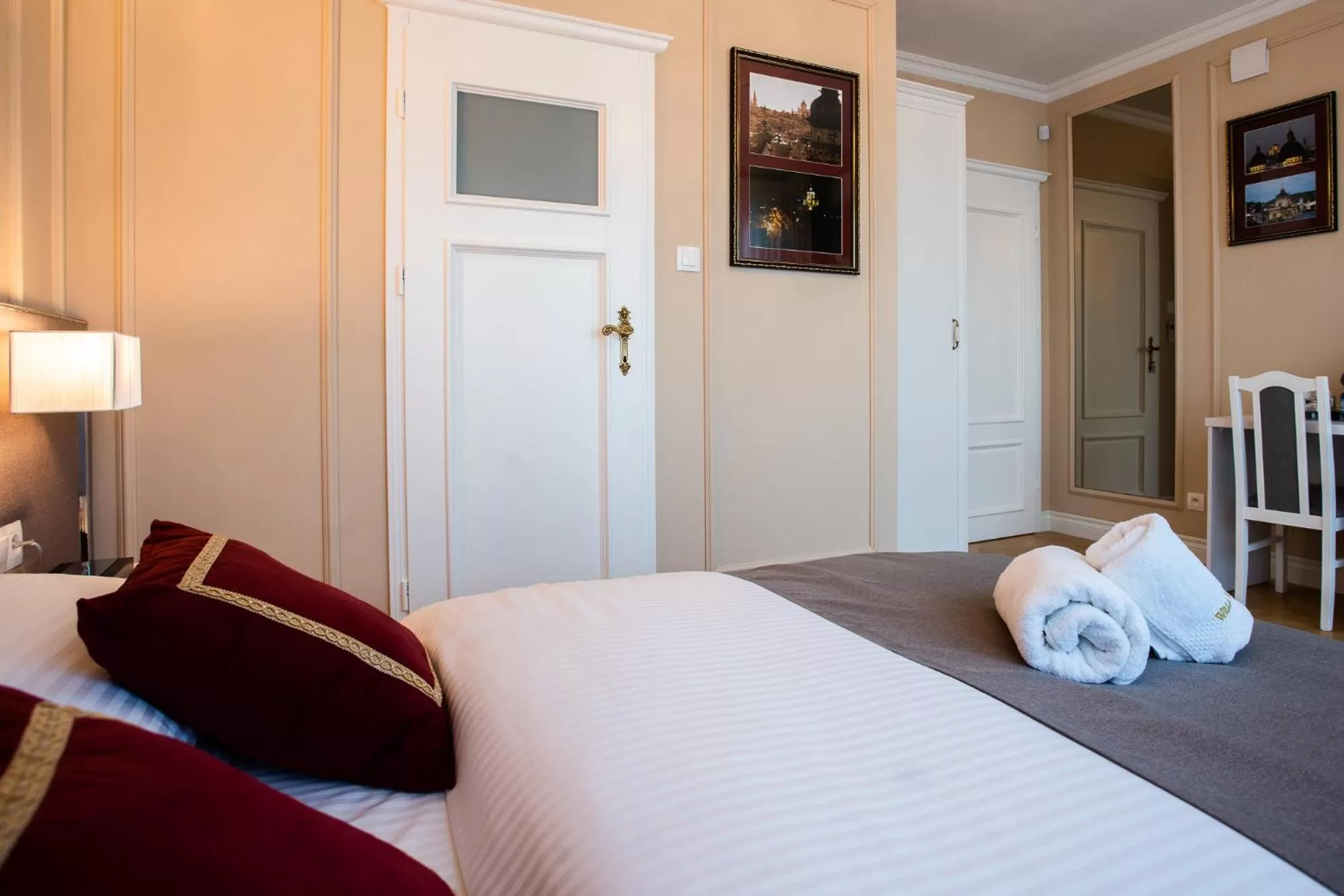 Bed in Willa Krakowska