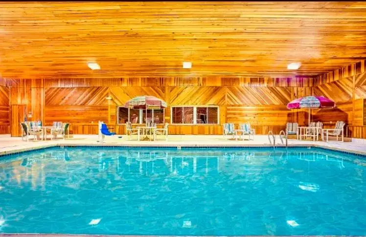 Swimming Pool in Super 8 by Wyndham Osseo WI