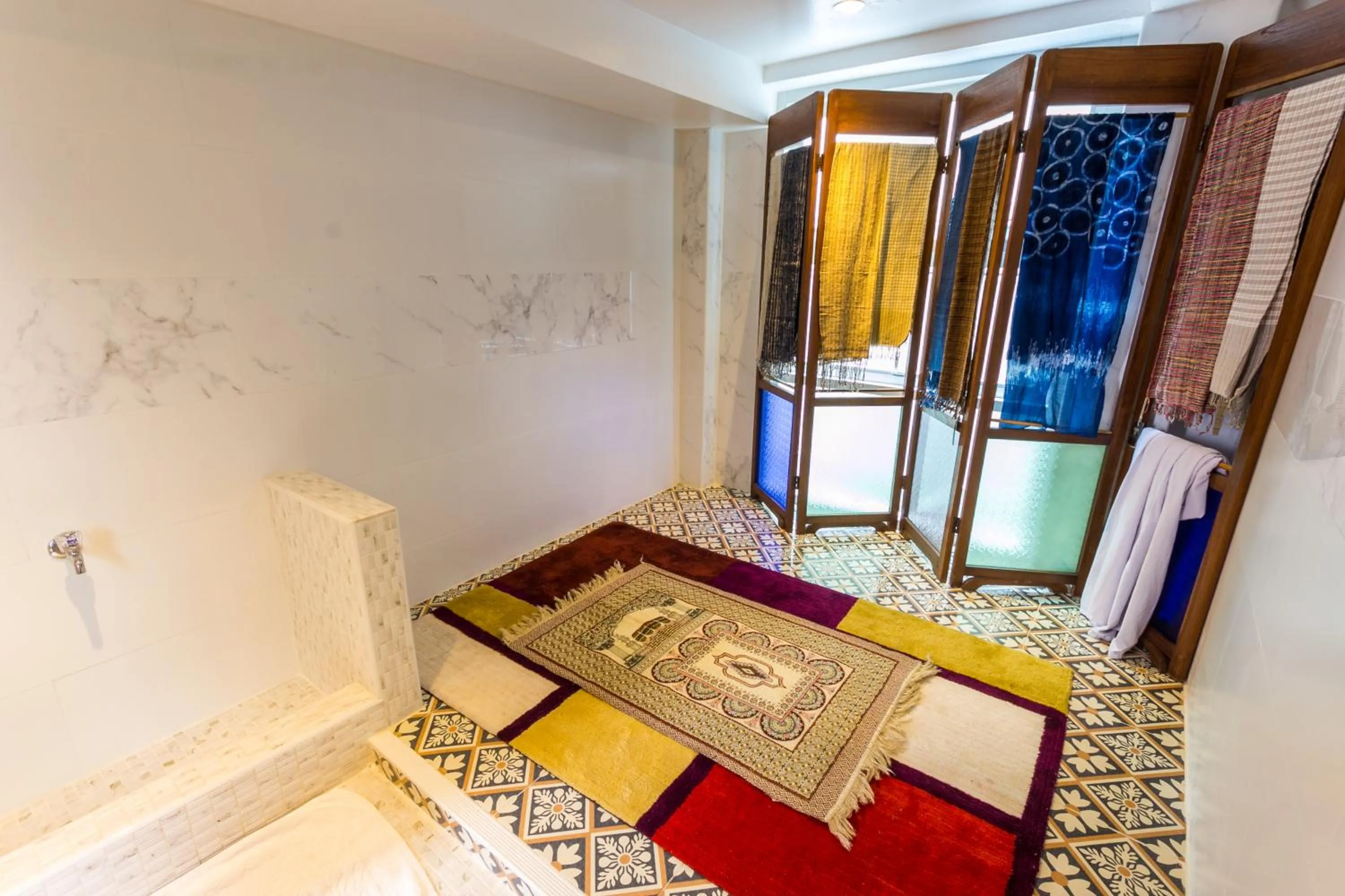 Place of worship, Bed in Changmoi House (Little Village)