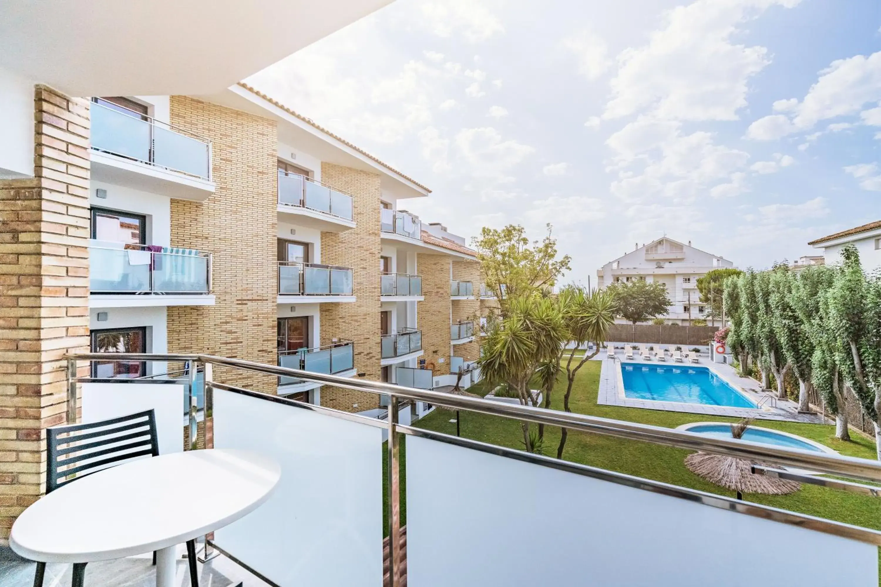 Balcony/Terrace, Pool View in Apartamentos Sunway Apollo