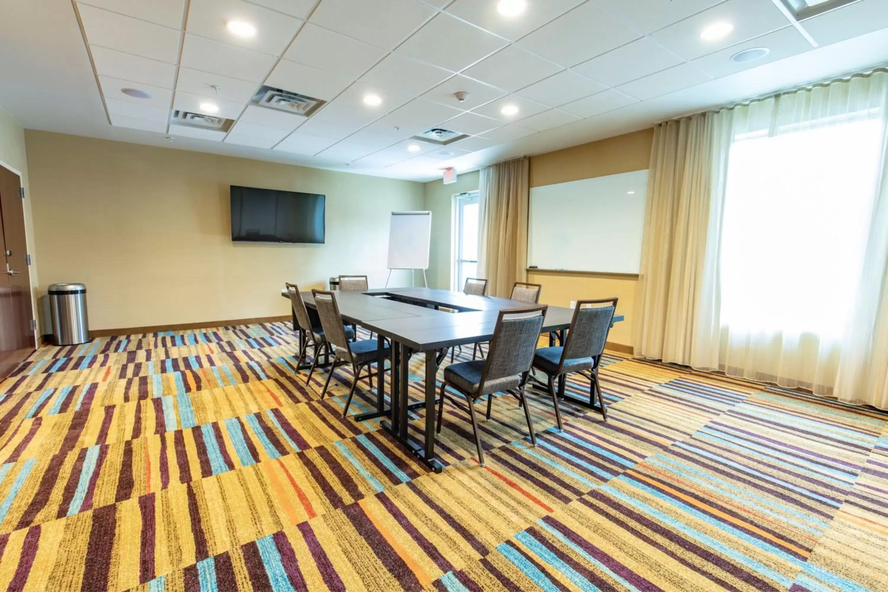 Meeting/conference room in Fairfield Inn & Suites by Marriott Atlanta Woodstock