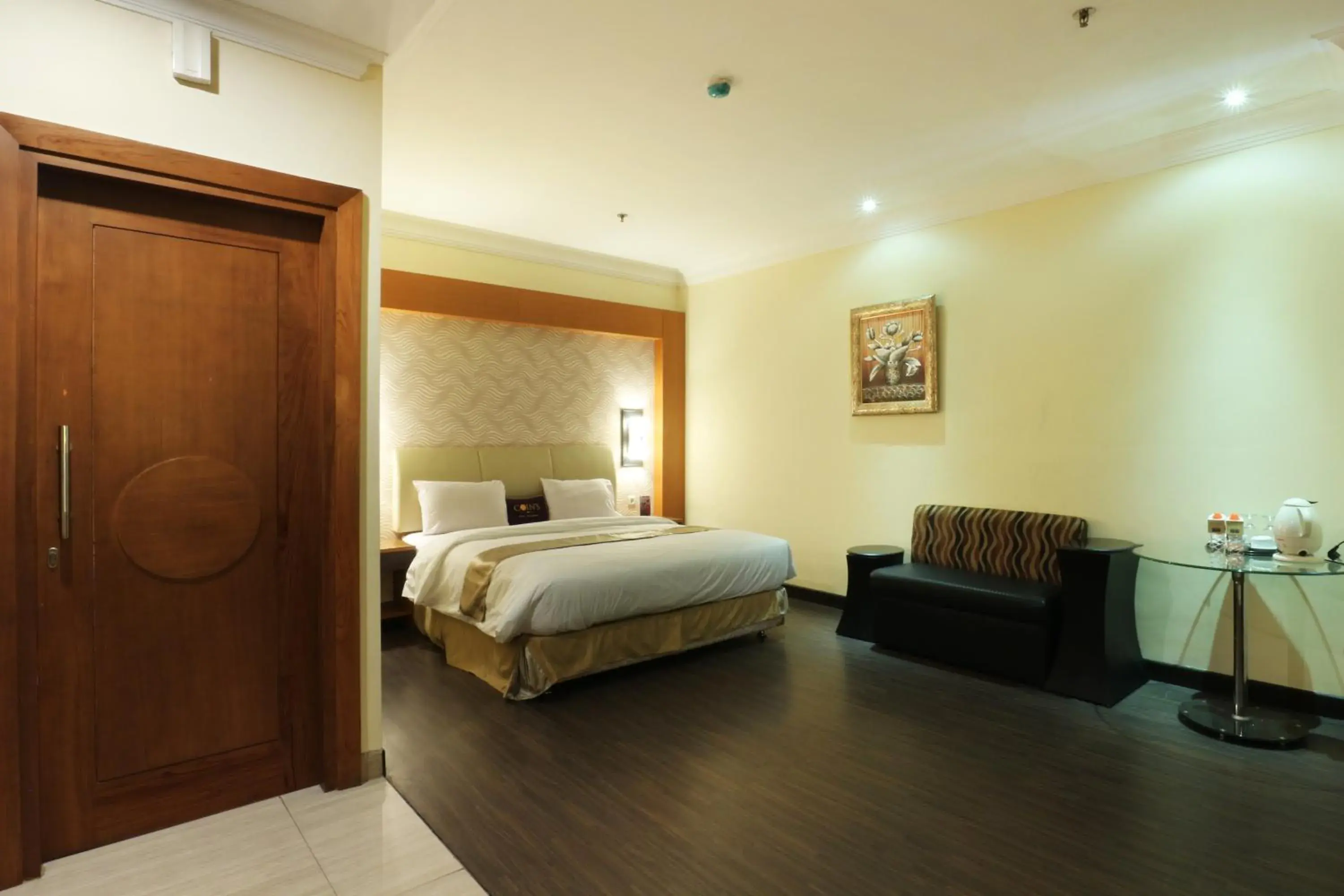 Bedroom, Bed in Coins Hotel Jakarta Bedroom, Bed in Coins Hotel Jakarta