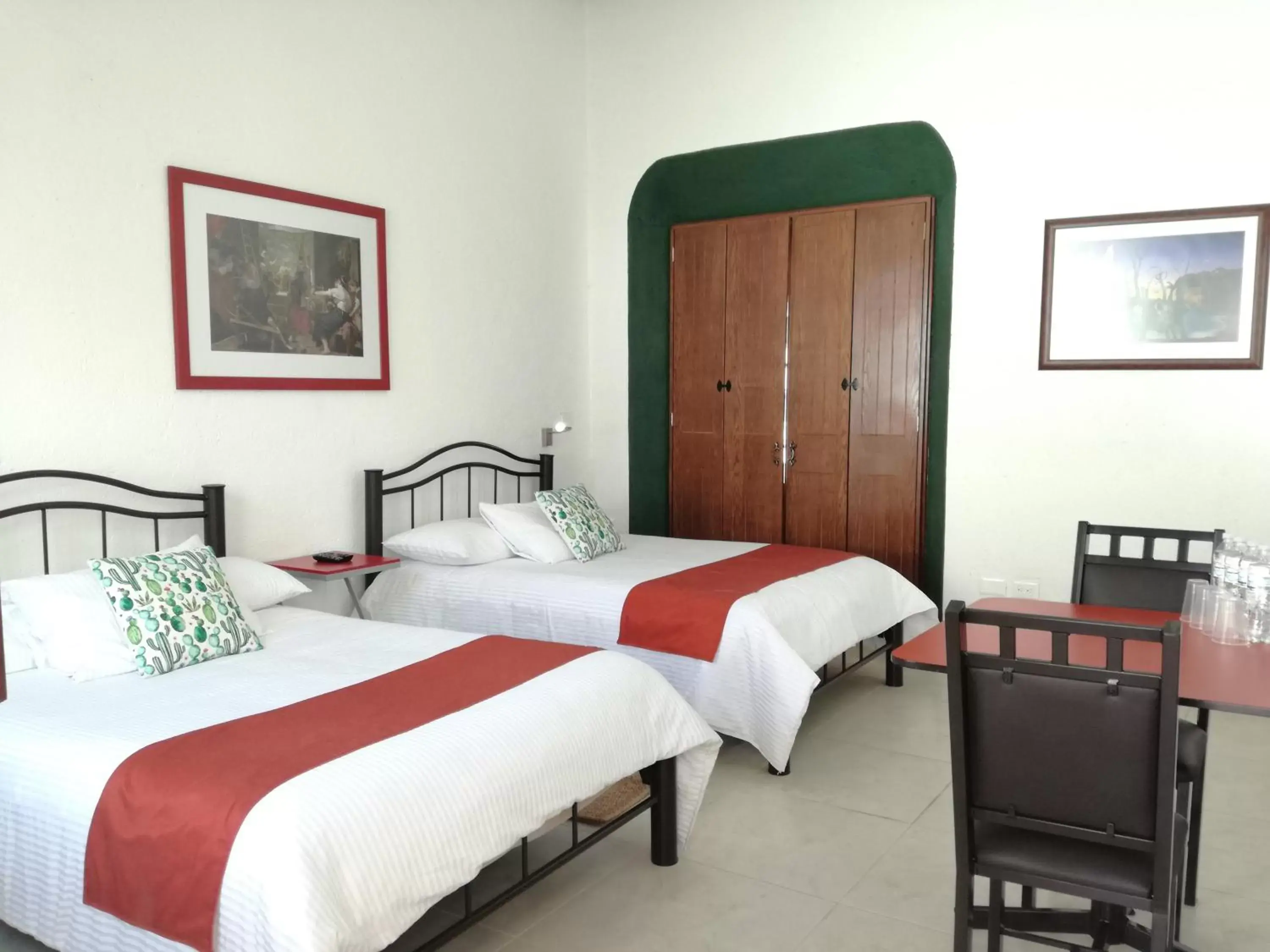 Bedroom, Bed in Hotel del Capitán de Puebla