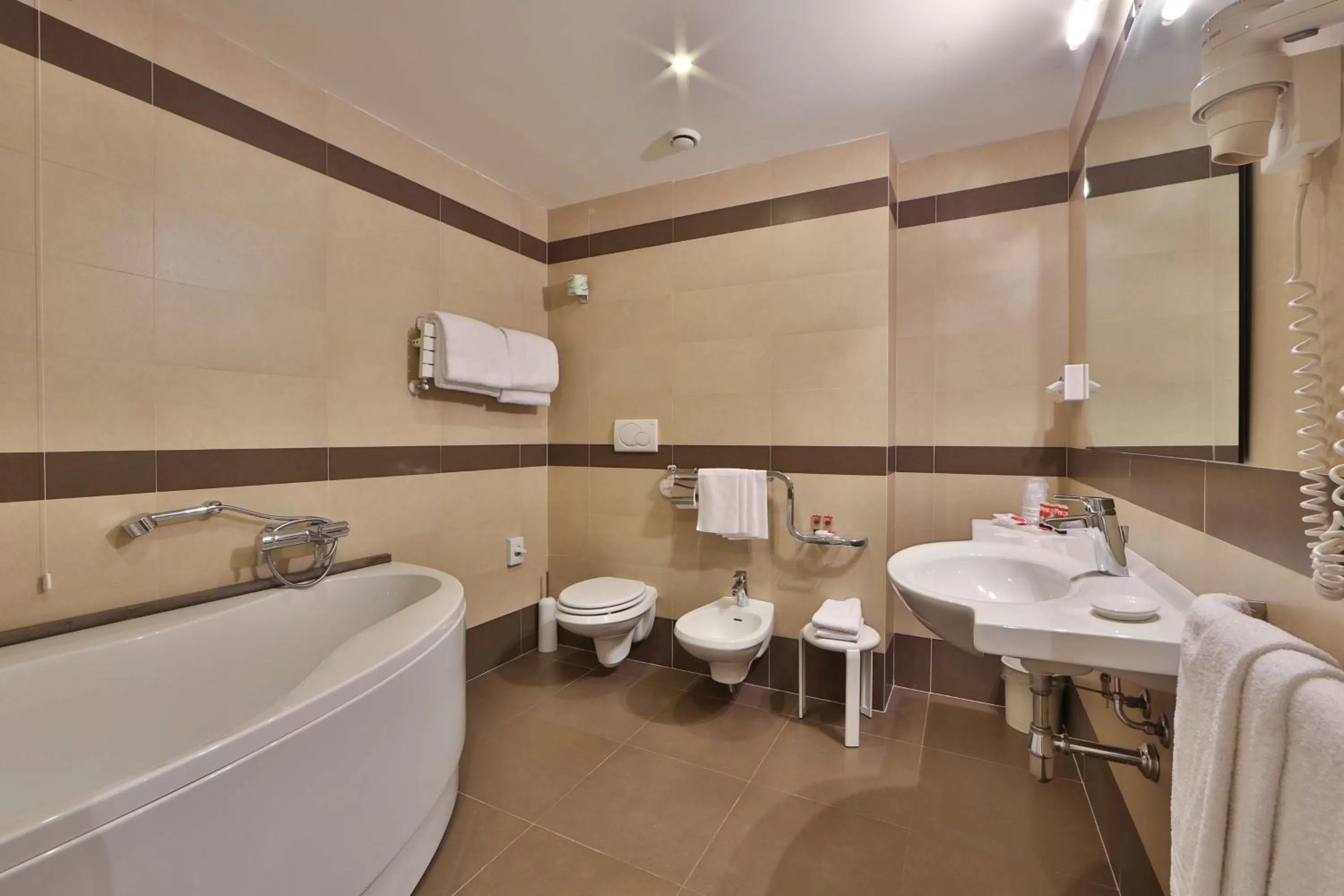 Shower in Best Western Grand Hotel Guinigi