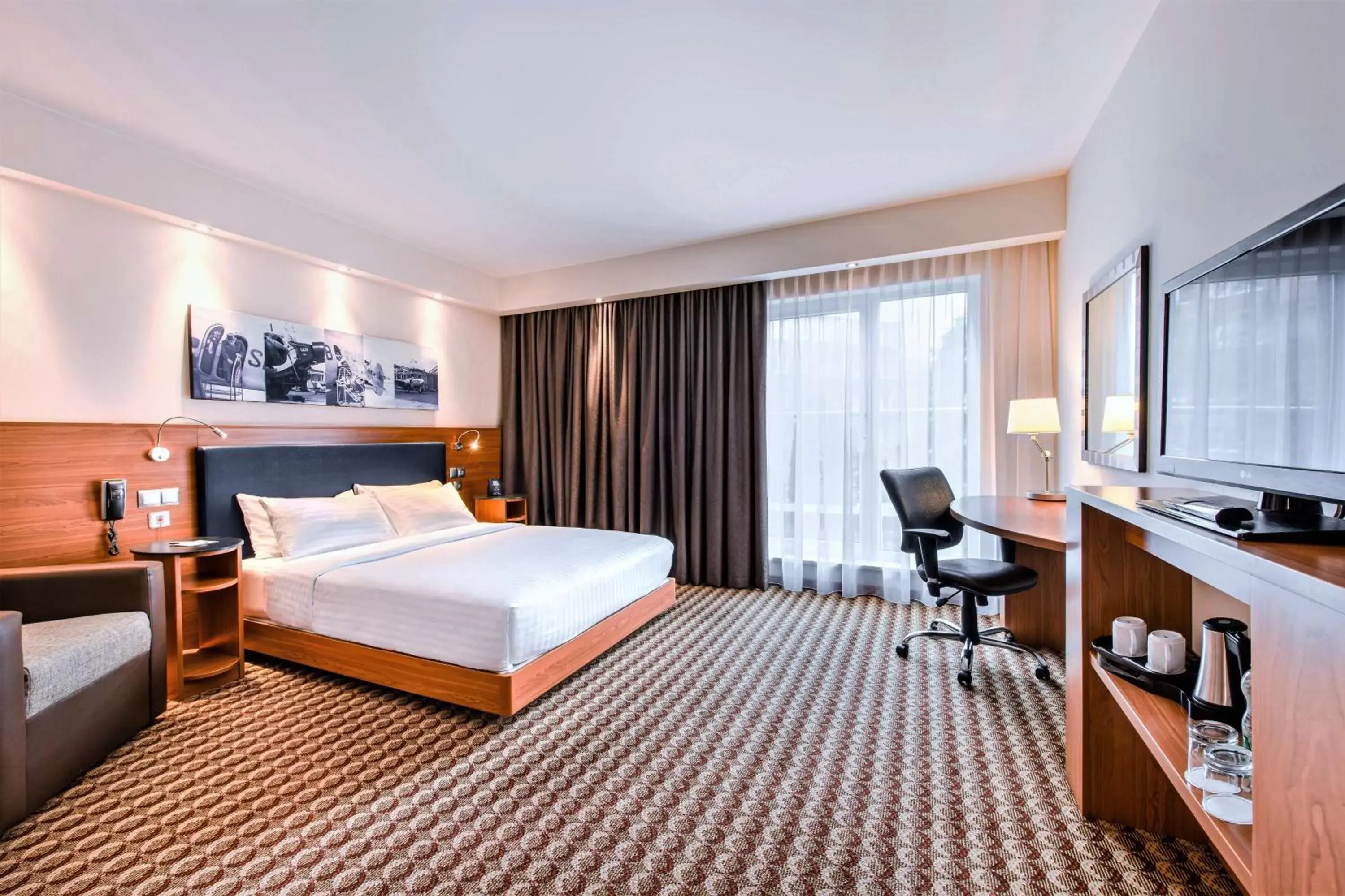 Bedroom in Hampton by Hilton Warsaw Airport