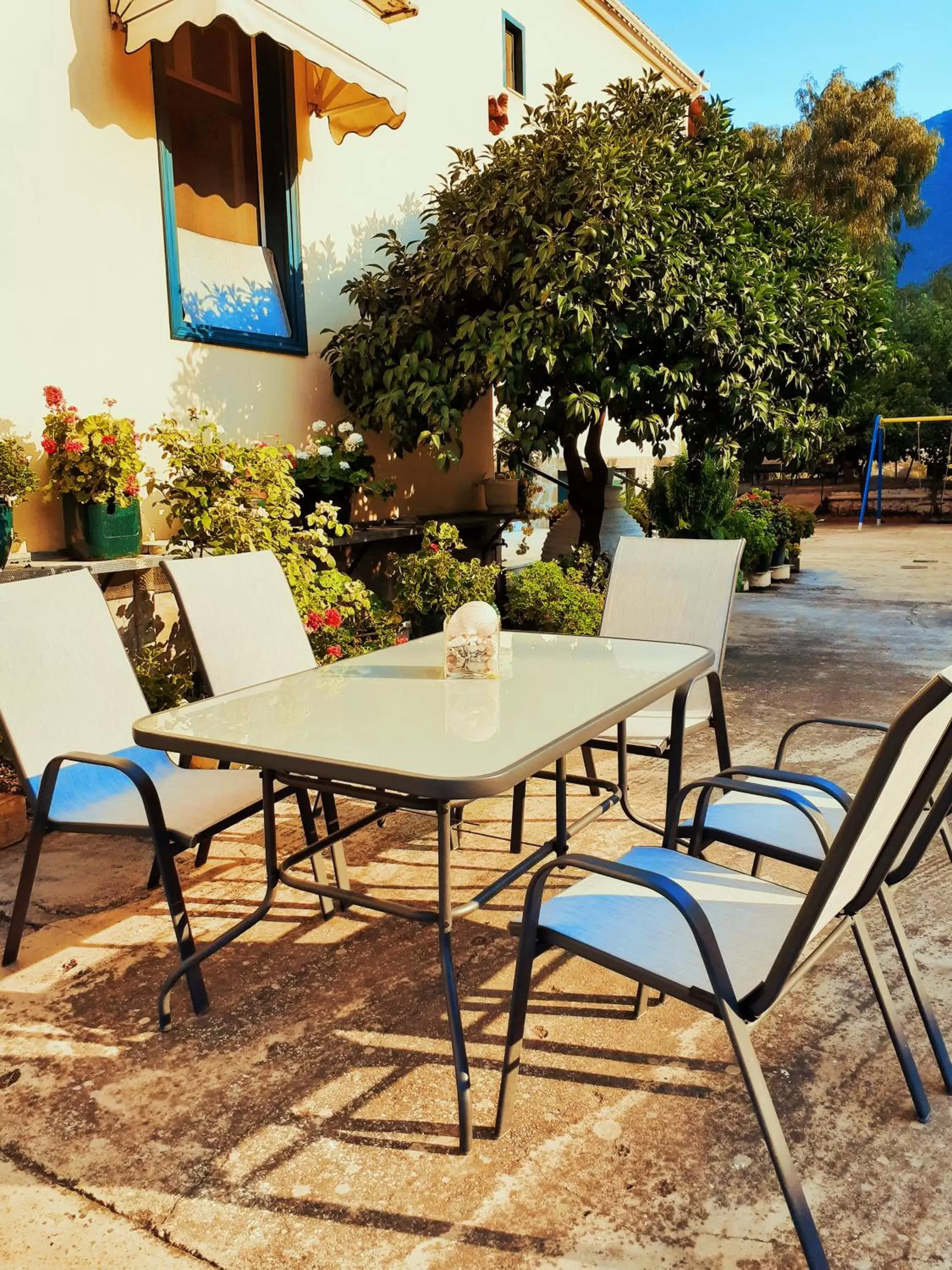 Patio in Costa-Rini Hotel