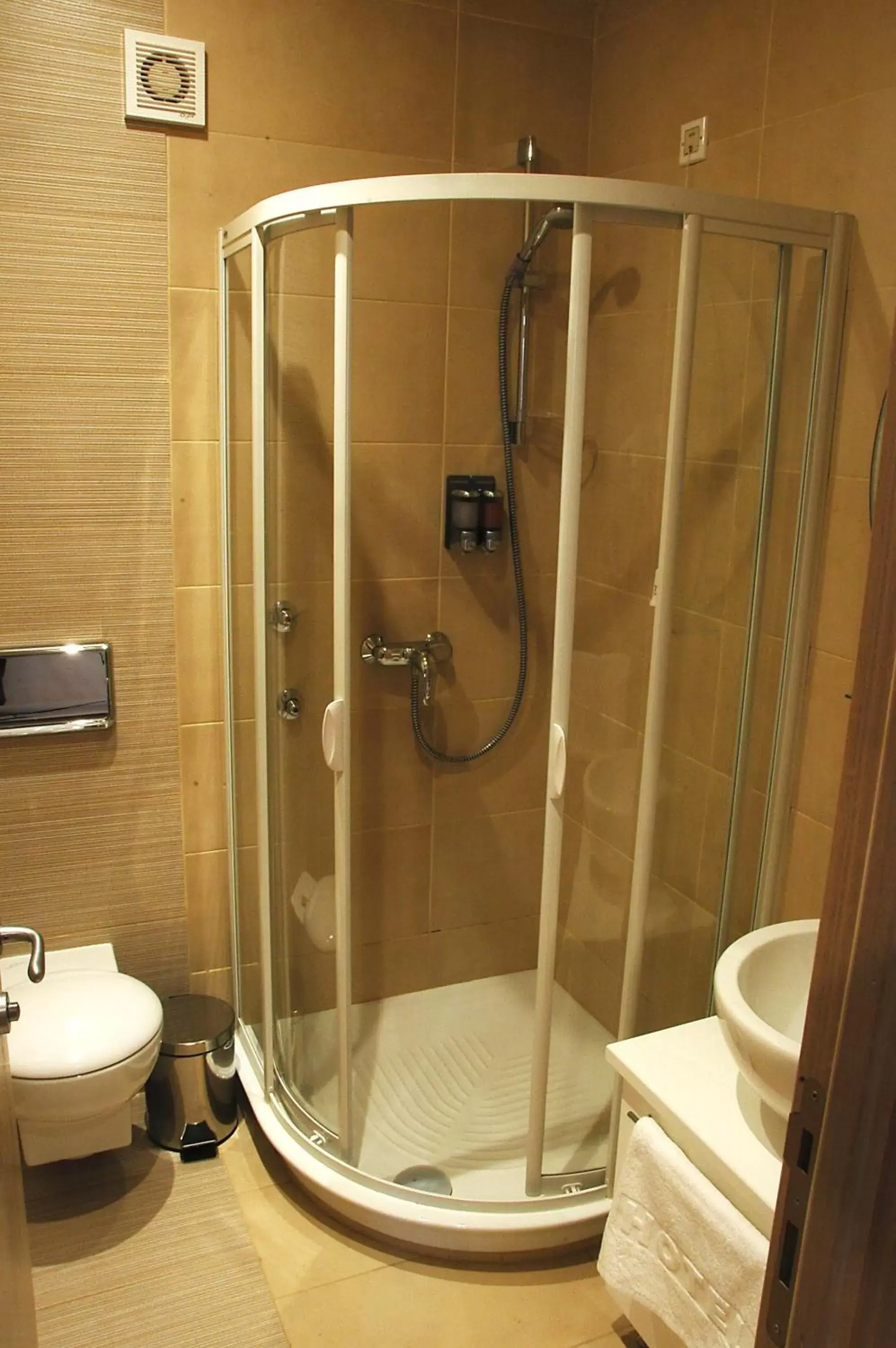 Shower, Bathroom in Garni Hotel Vigor - EV station