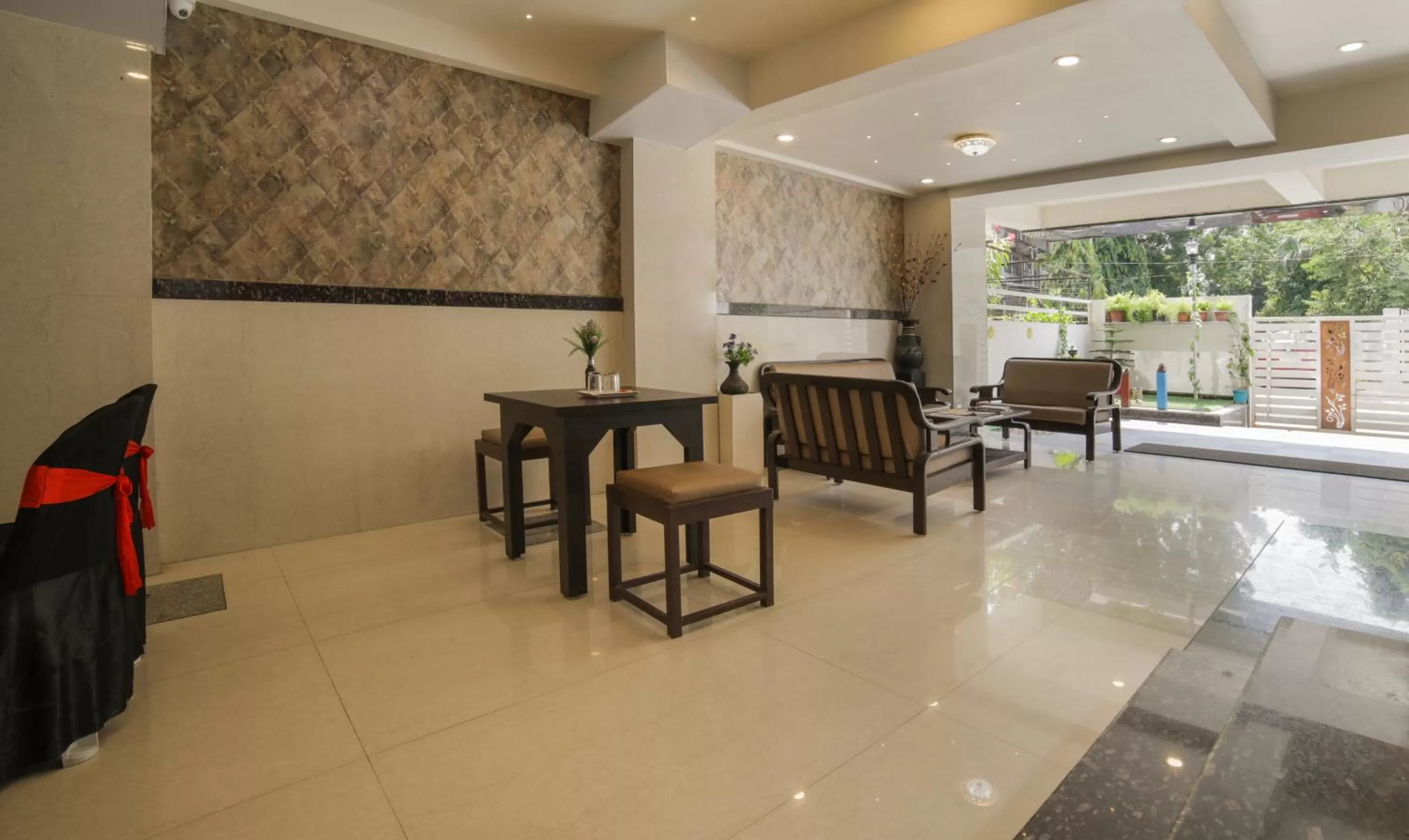 Seating area in Itsy Hotels Le Clover