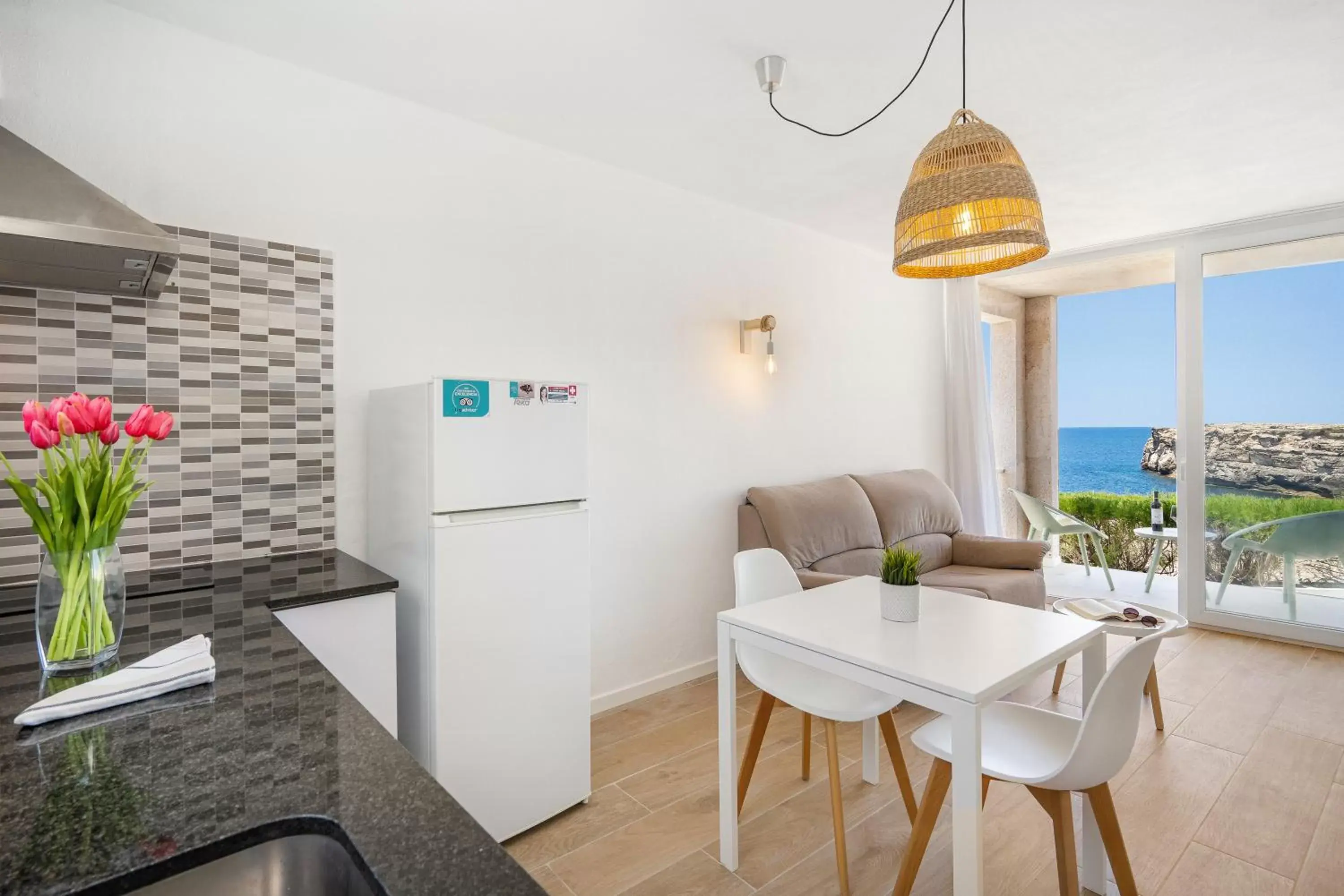 Kitchen or kitchenette, Dining Area in VORAMAR