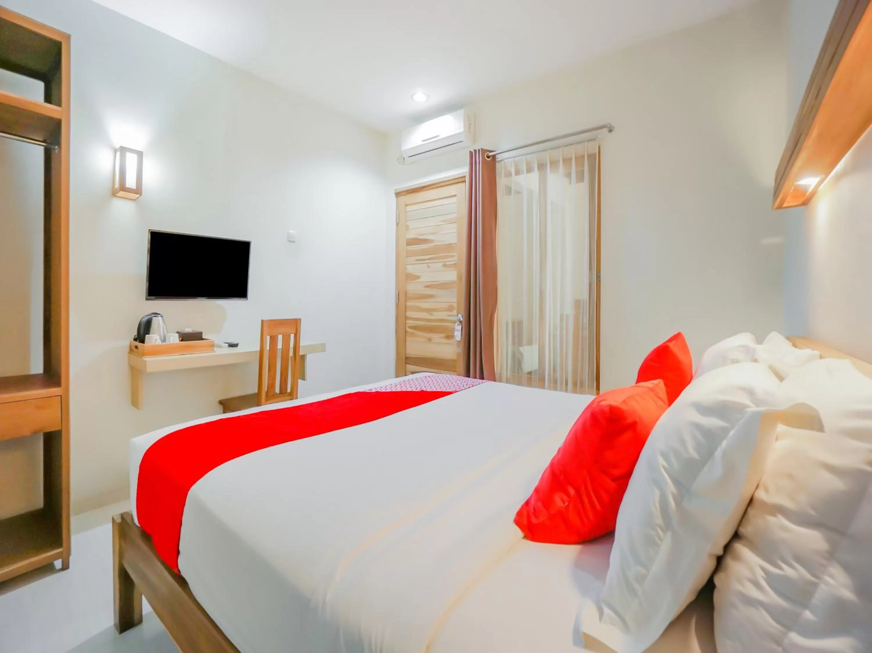 Bedroom, Bed in SUPER OYO 90319 Angler Guest House Malang