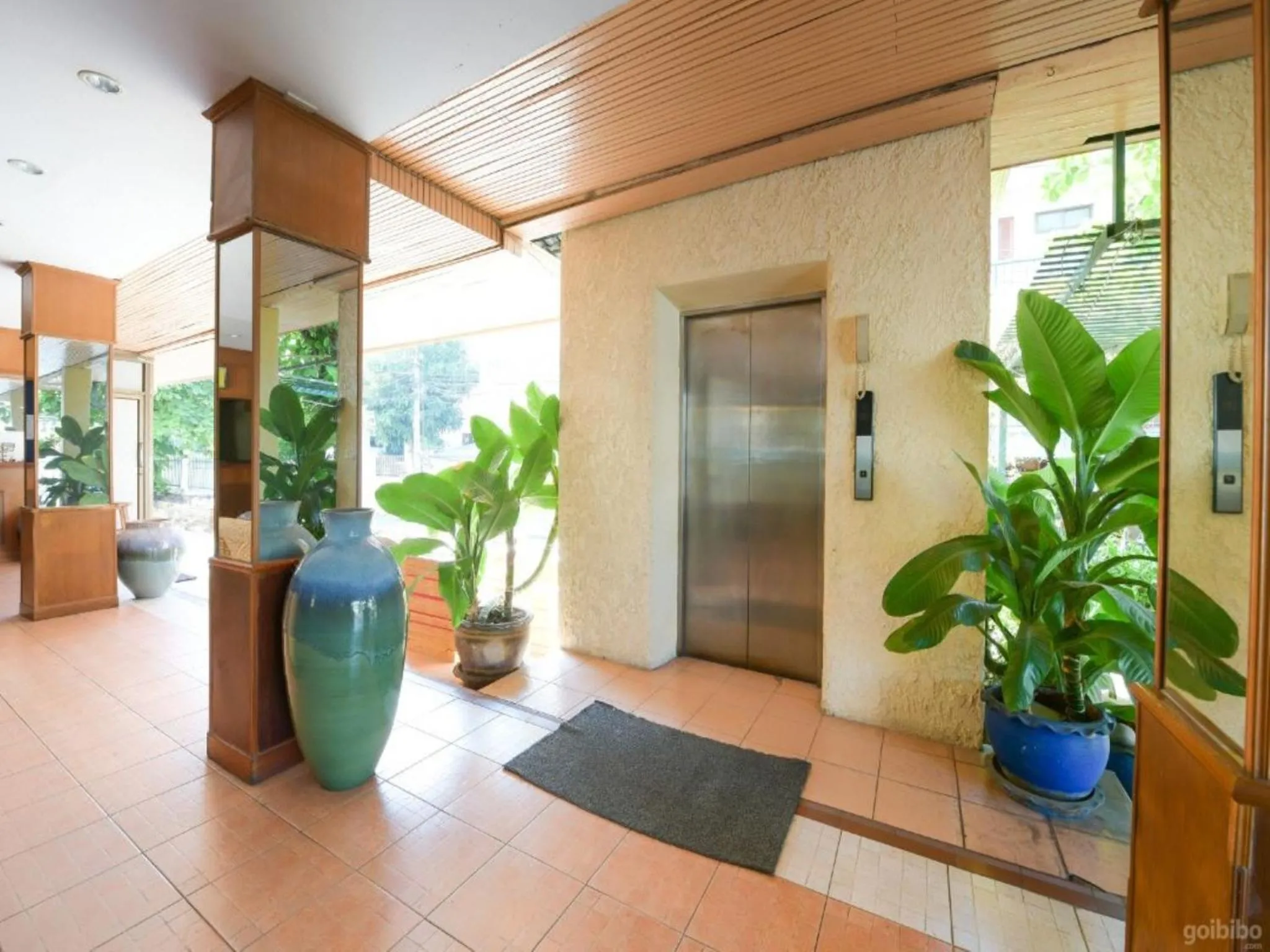 Area and facilities in Shagwell Mansions