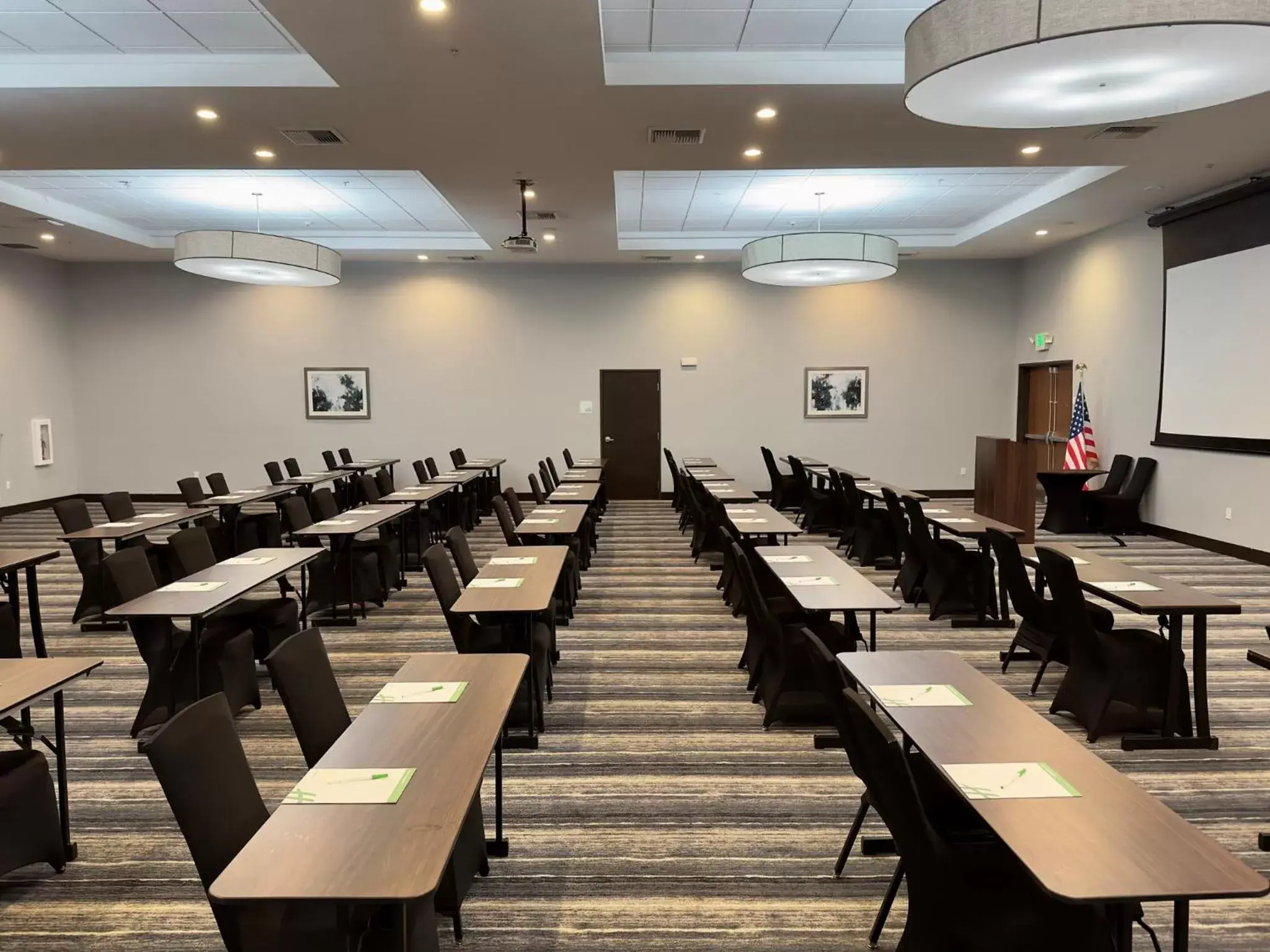 Meeting/conference room in Holiday Inn Carlsbad/San Diego, an IHG Hotel
