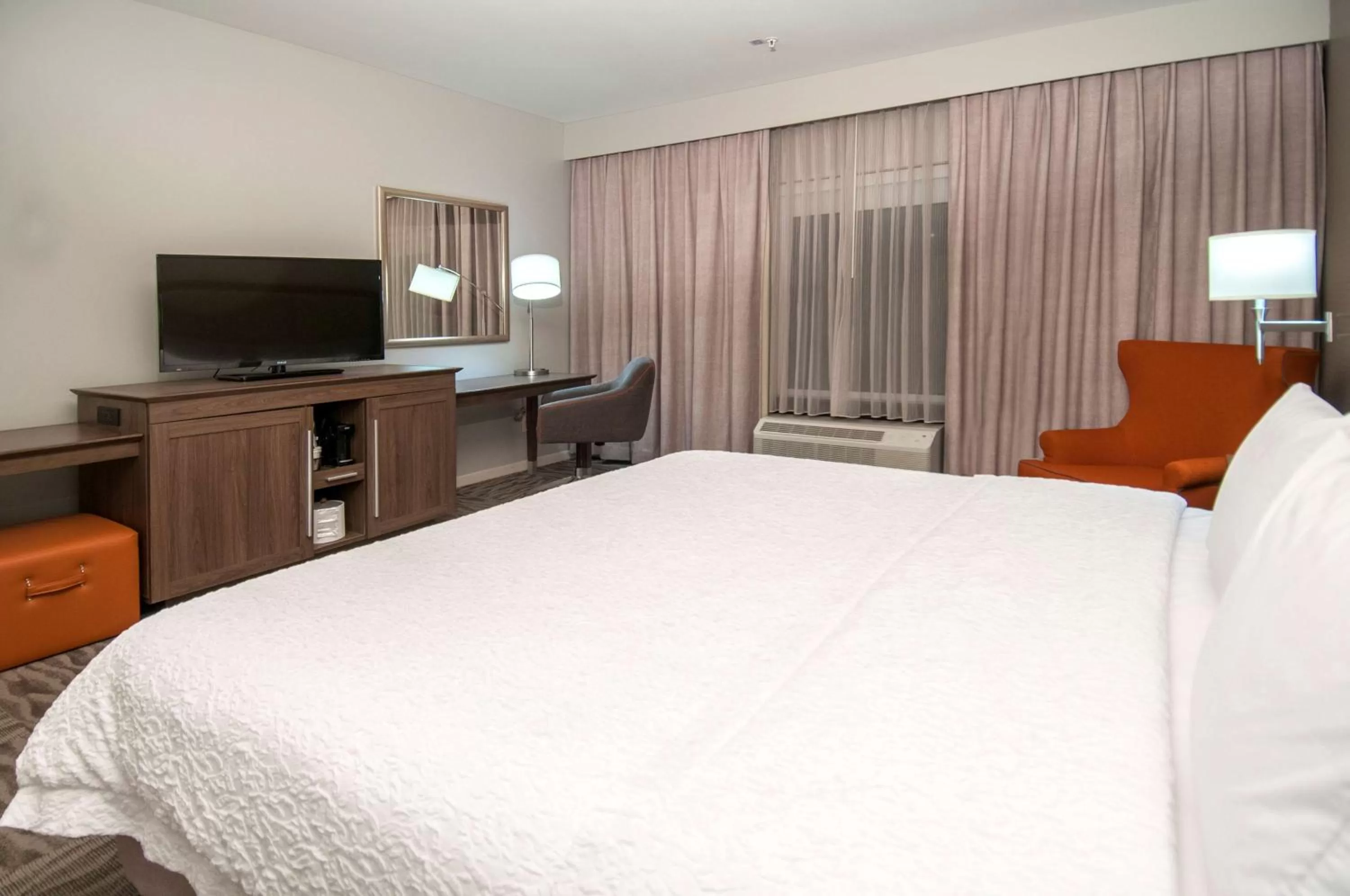 Bed in Hampton Inn Opelousas