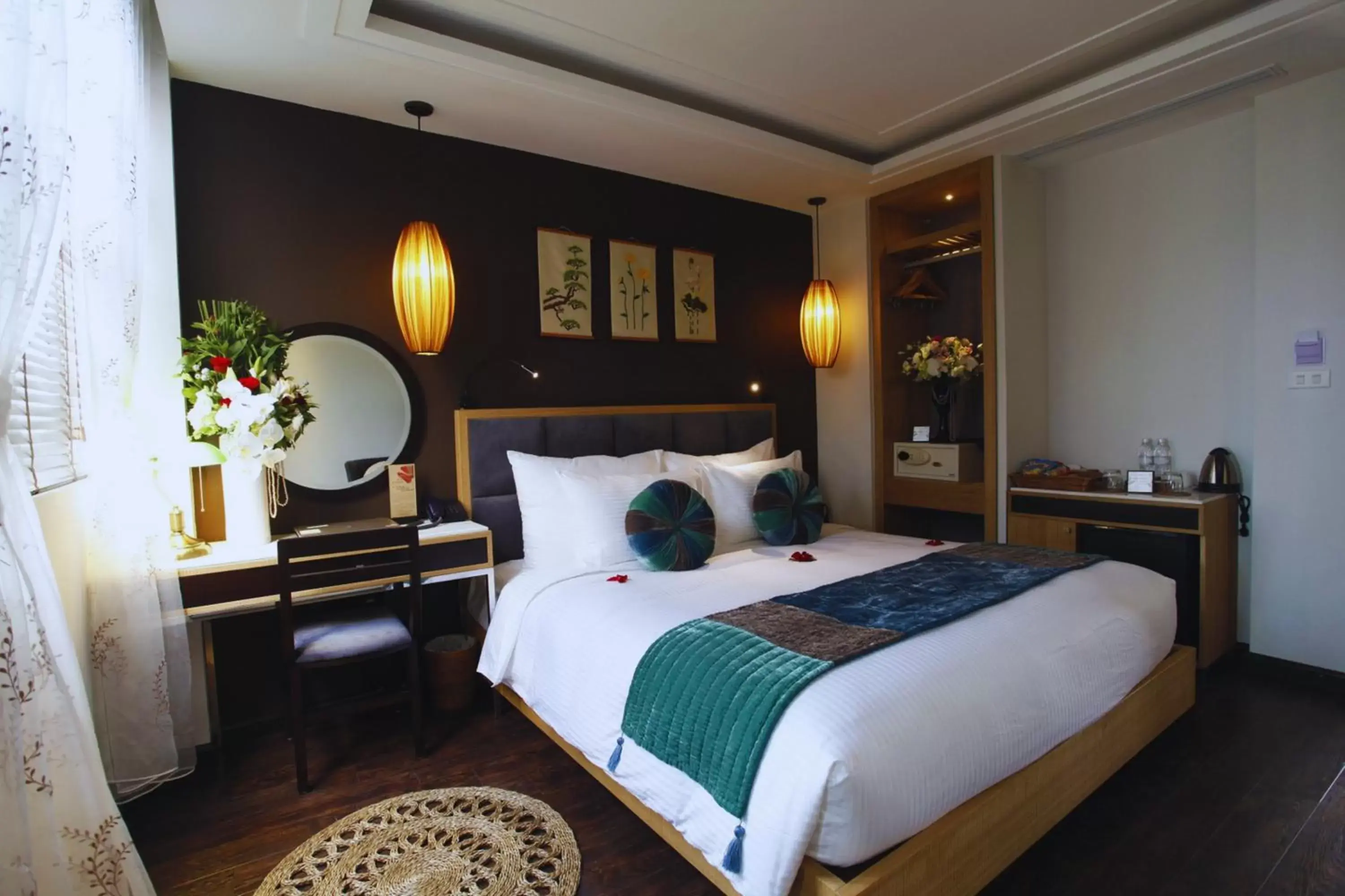 Bedroom, Bed in Hotel Emerald Waters Classy
