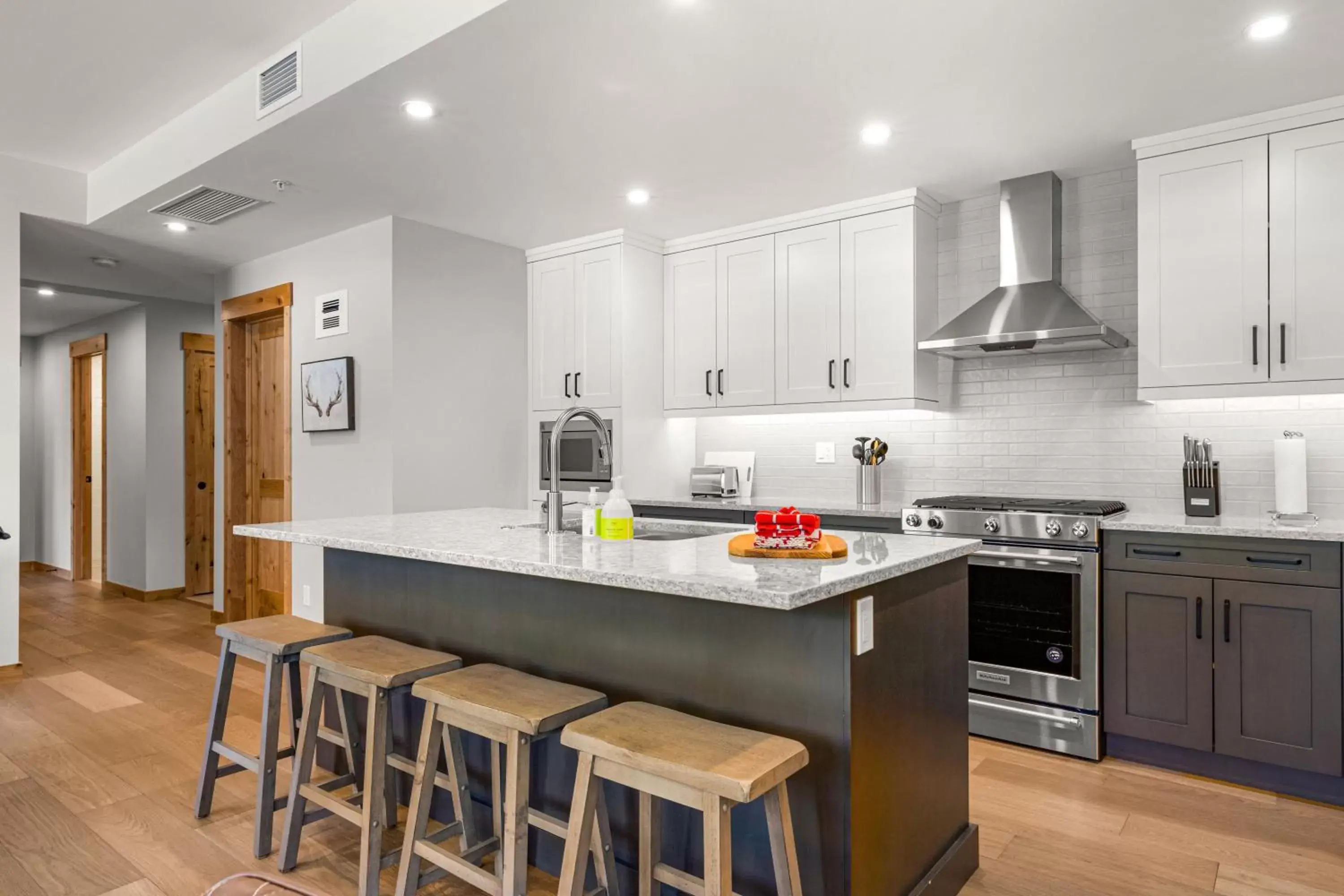 kitchen, Kitchen/Kitchenette in Tamarack Lodge by Spring Creek Vacations