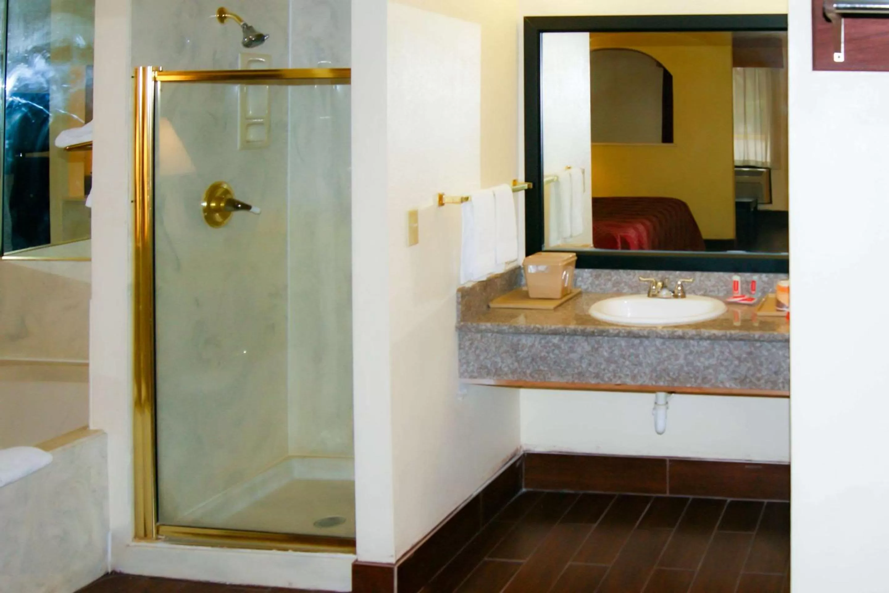 Photo of the whole room in Econo Lodge Inn & Suites West - Energy Corridor