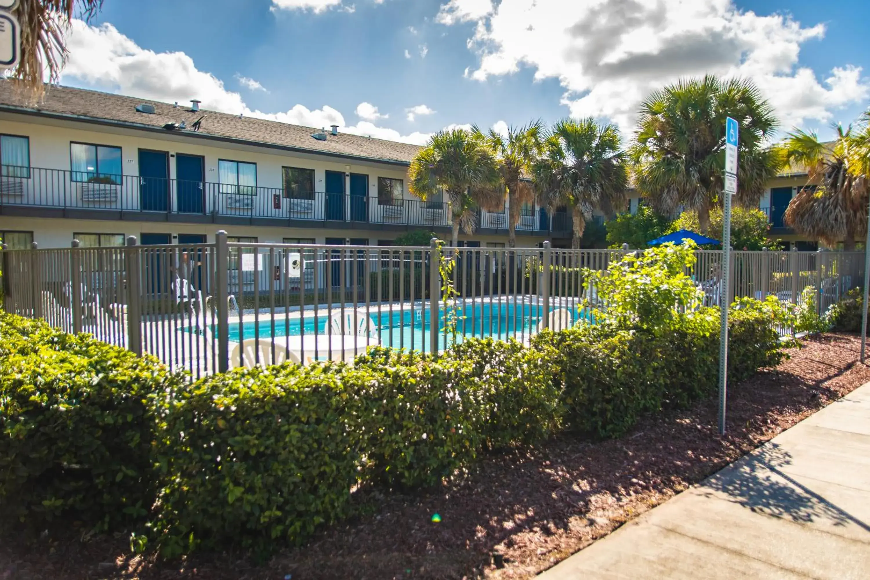 Property building, Swimming Pool in Motel 6-Ft. Pierce, FL