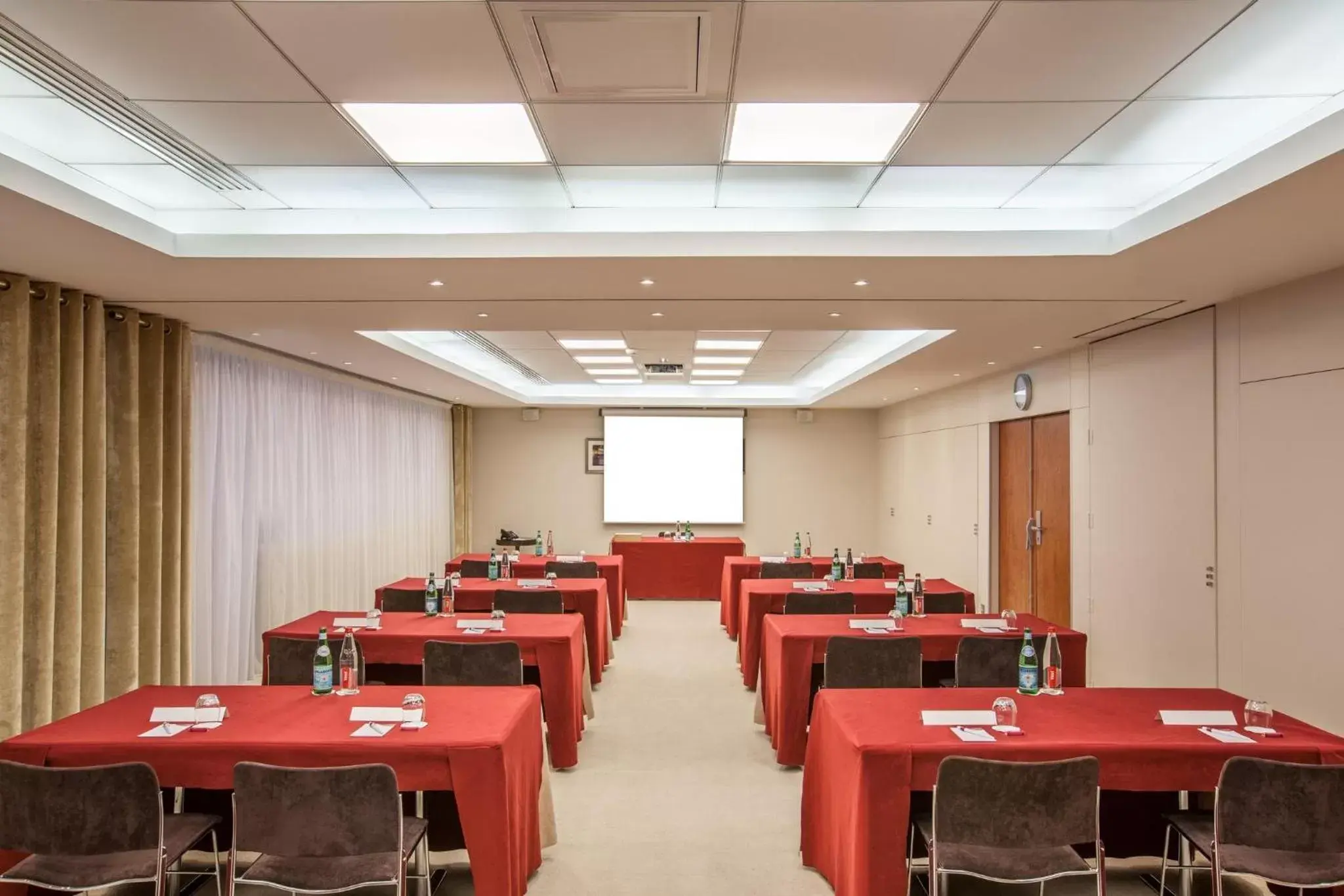 Meeting/conference room in Crowne Plaza Lyon Parc de la Tête d'Or