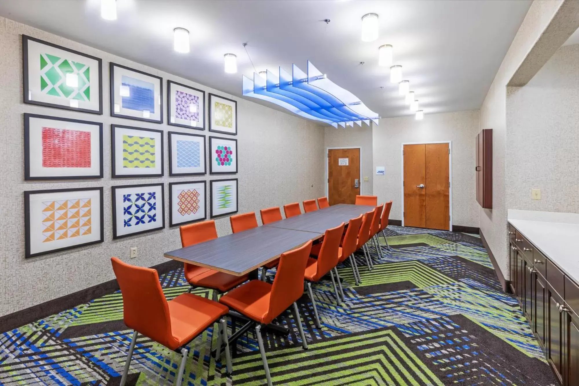 Meeting/conference room in Holiday Inn Express Hotel & Suites Lafayette South, an IHG Hotel