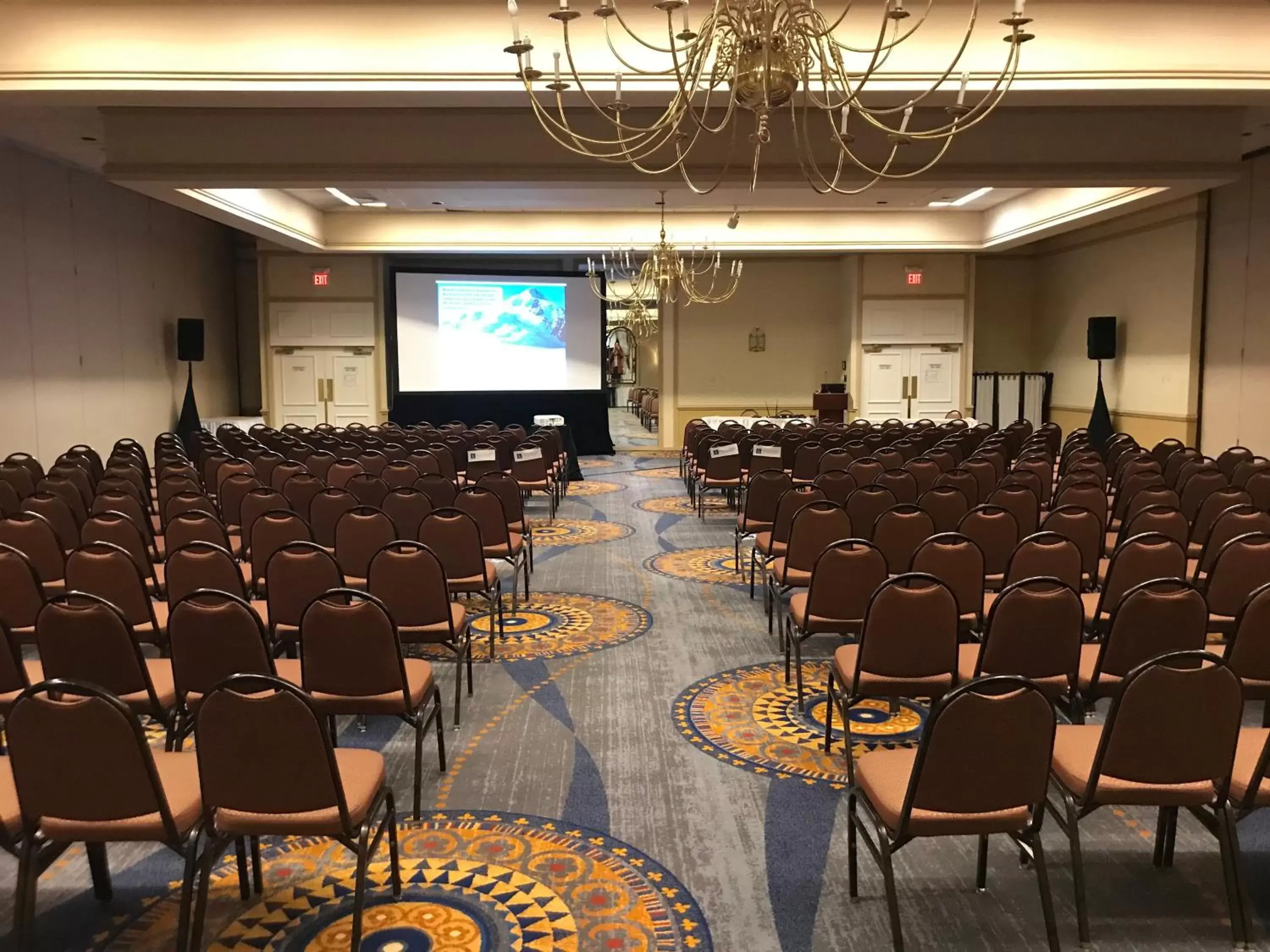 Meeting/conference room in Holiday Inn Portland-By the Bay, an IHG Hotel