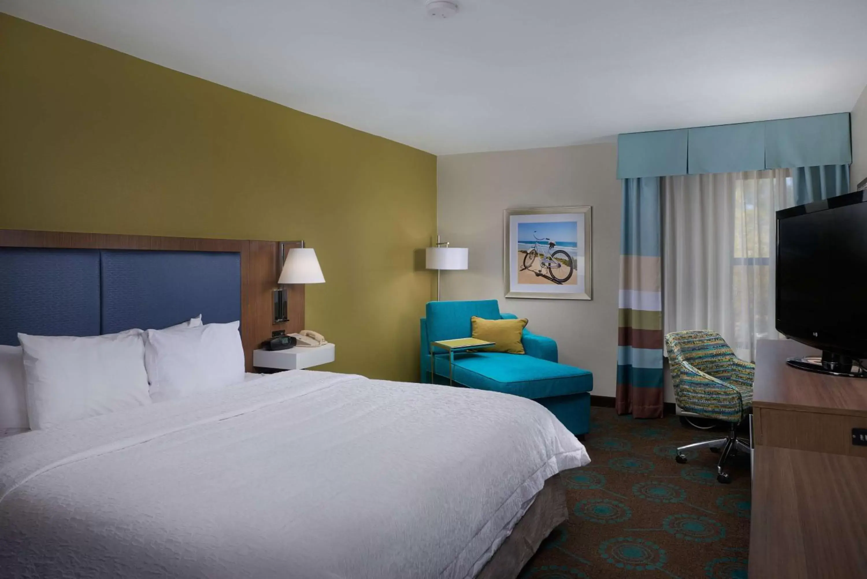 Bed in Hampton Inn Goldsboro Bed in Hampton Inn Goldsboro
