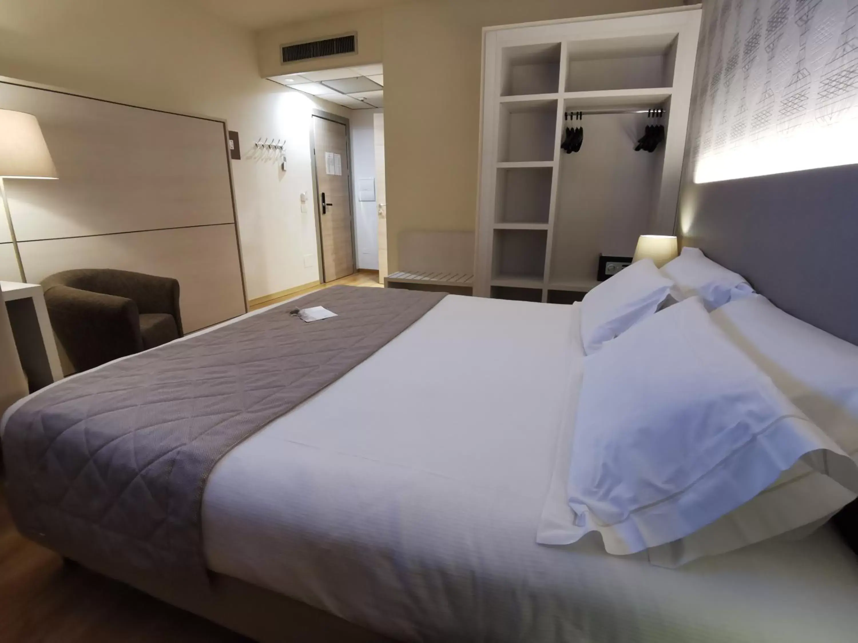 Bedroom in Hotel President
