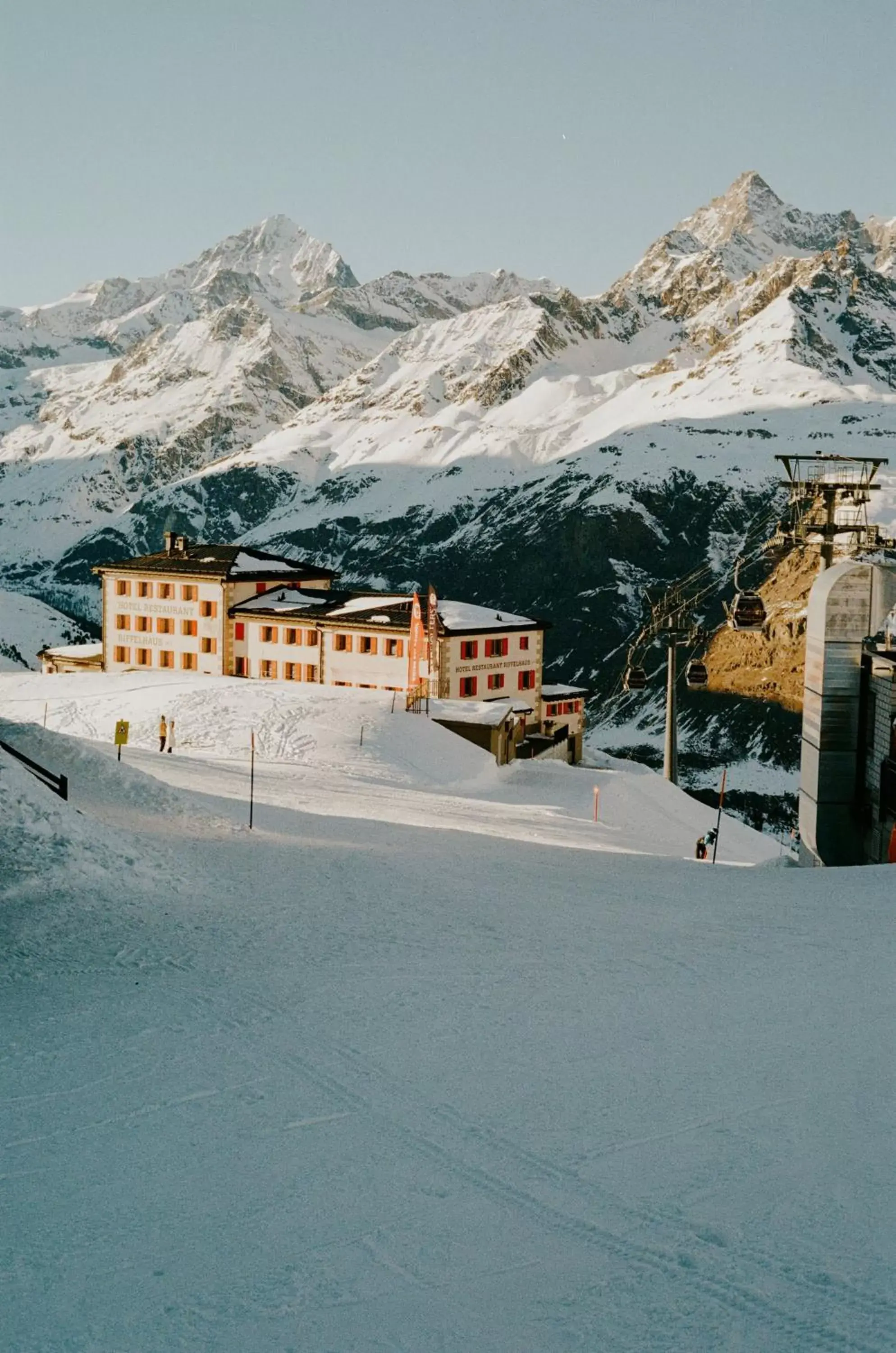 Neighbourhood, Winter in BEAUSiTE Zermatt