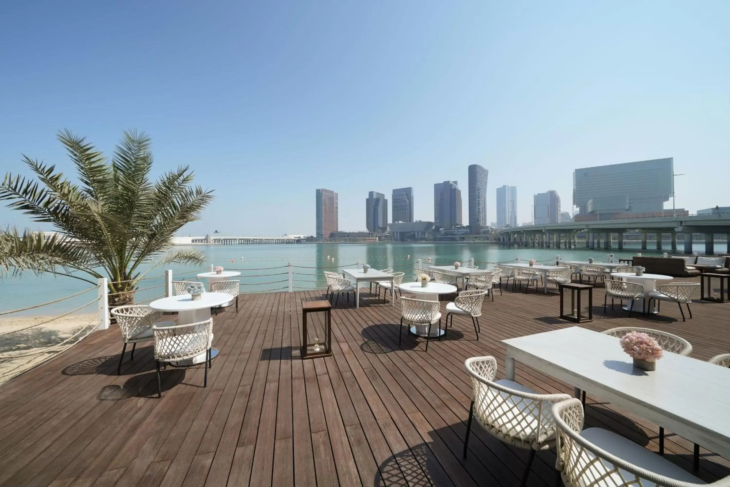 Restaurant/Places to Eat in Le Meridien Abu Dhabi