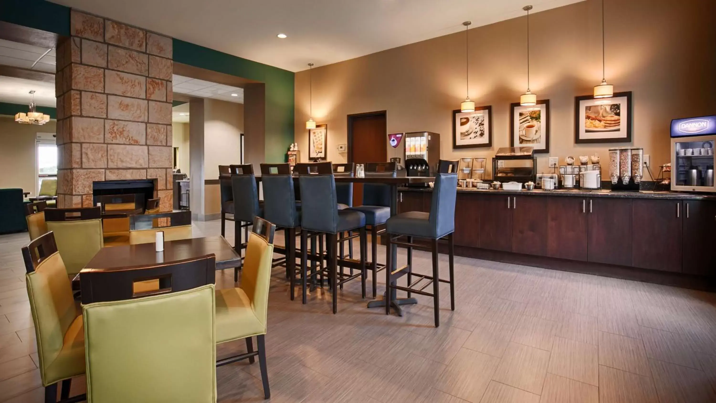 Breakfast, Restaurant/Places to Eat in Best Western Plus Carrizo Springs Inn & Suites