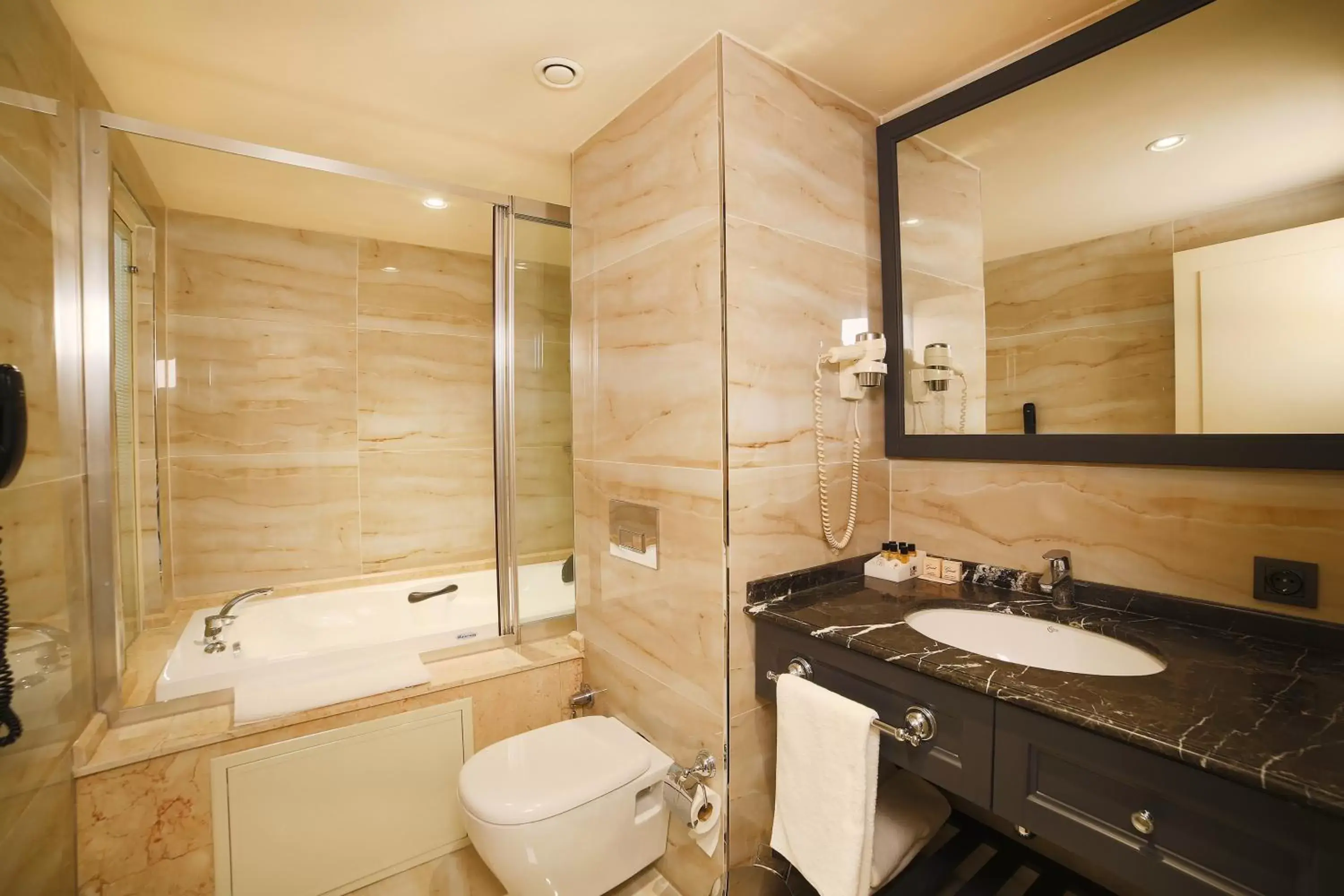 Bath, Bathroom in Icon Istanbul Hotel