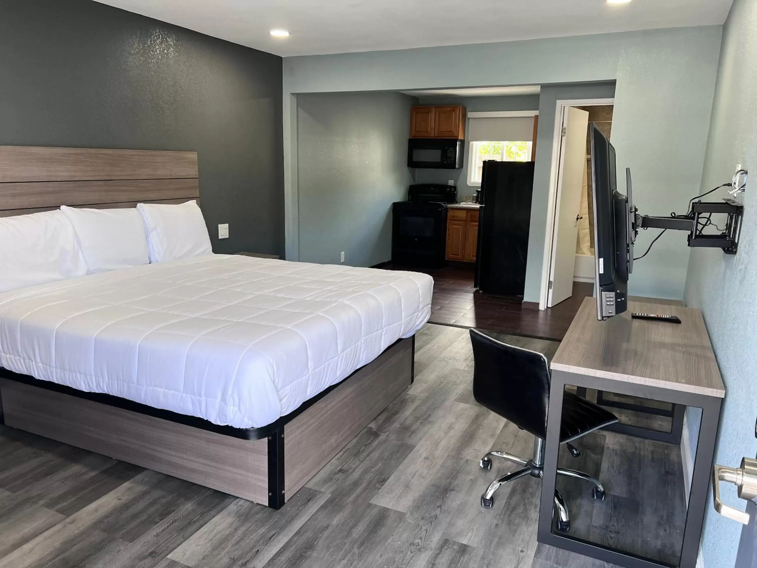 Bedroom in Surf City Inn & Suites