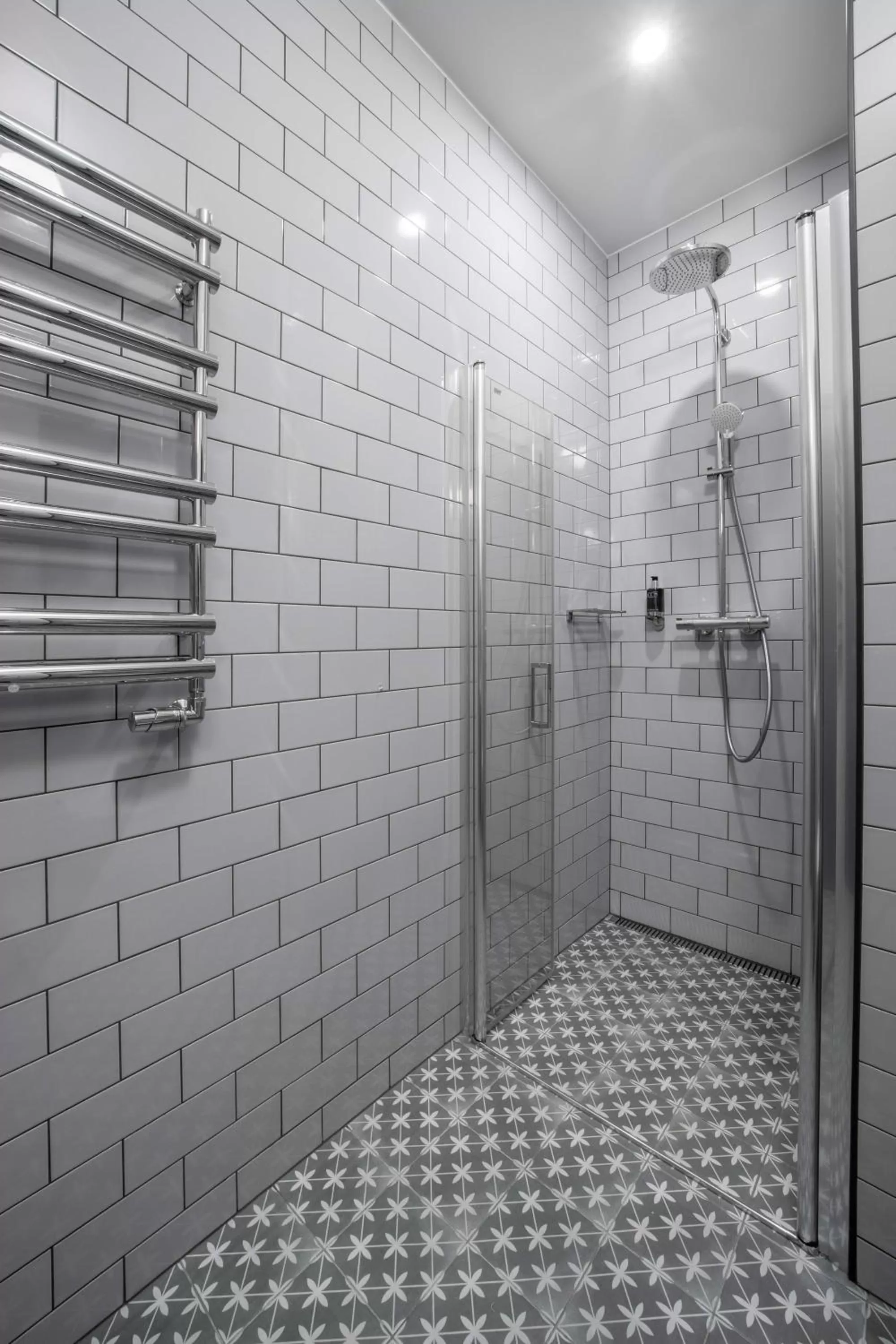 Shower in The Viaduct - Suites & More