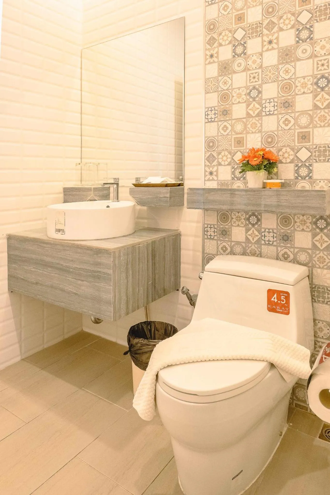 Bathroom in AU Place Hotel