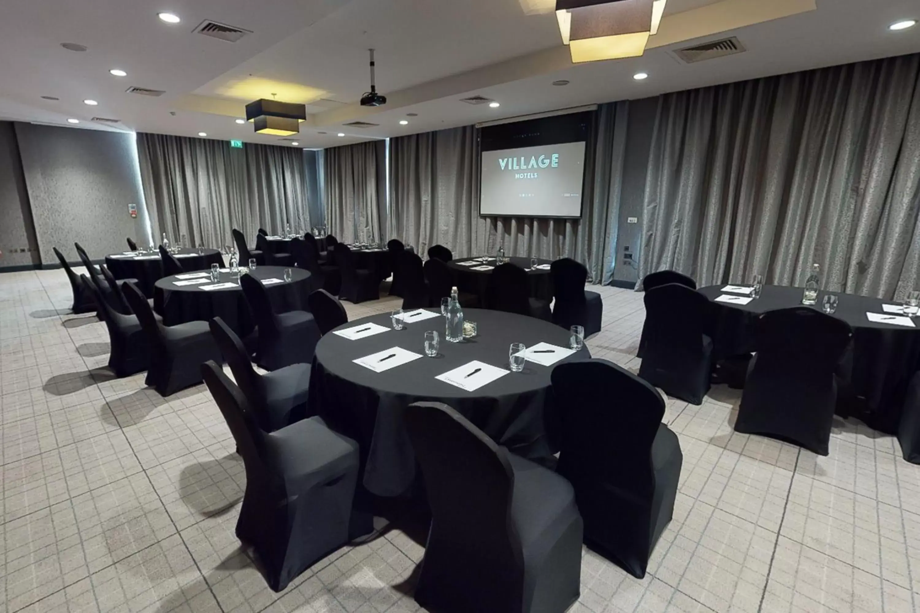 Meeting/conference room in Village Hotel Glasgow