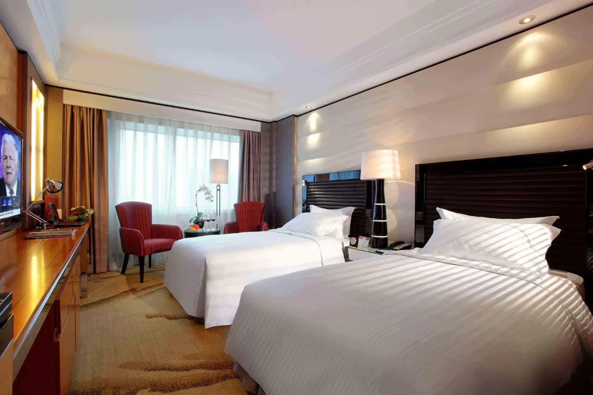 Photo of the whole room, Bed in Crowne Plaza Chengdu City Center, an IHG Hotel