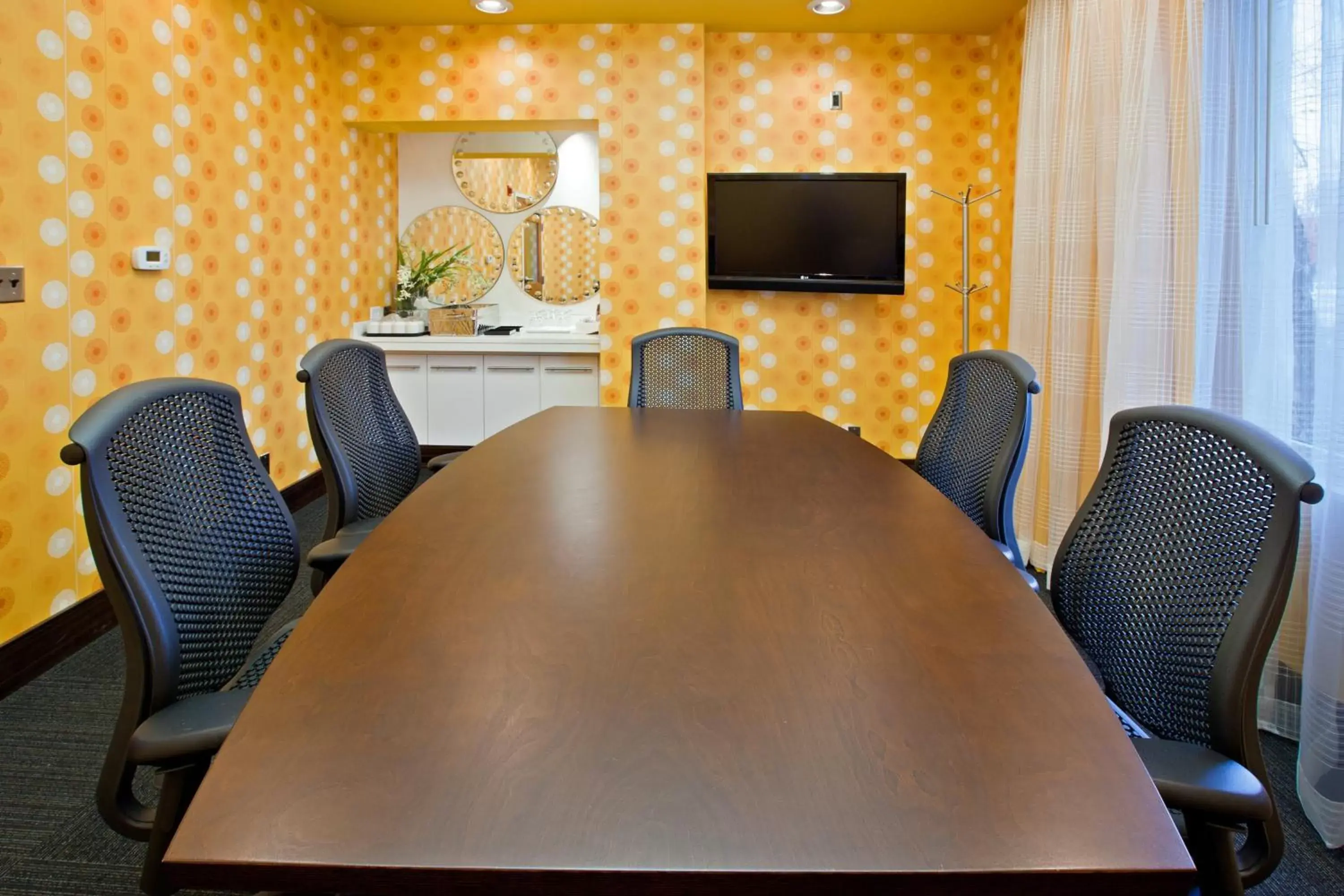 Meeting/conference room in Holiday Inn Express Indianapolis - Fishers, an IHG Hotel