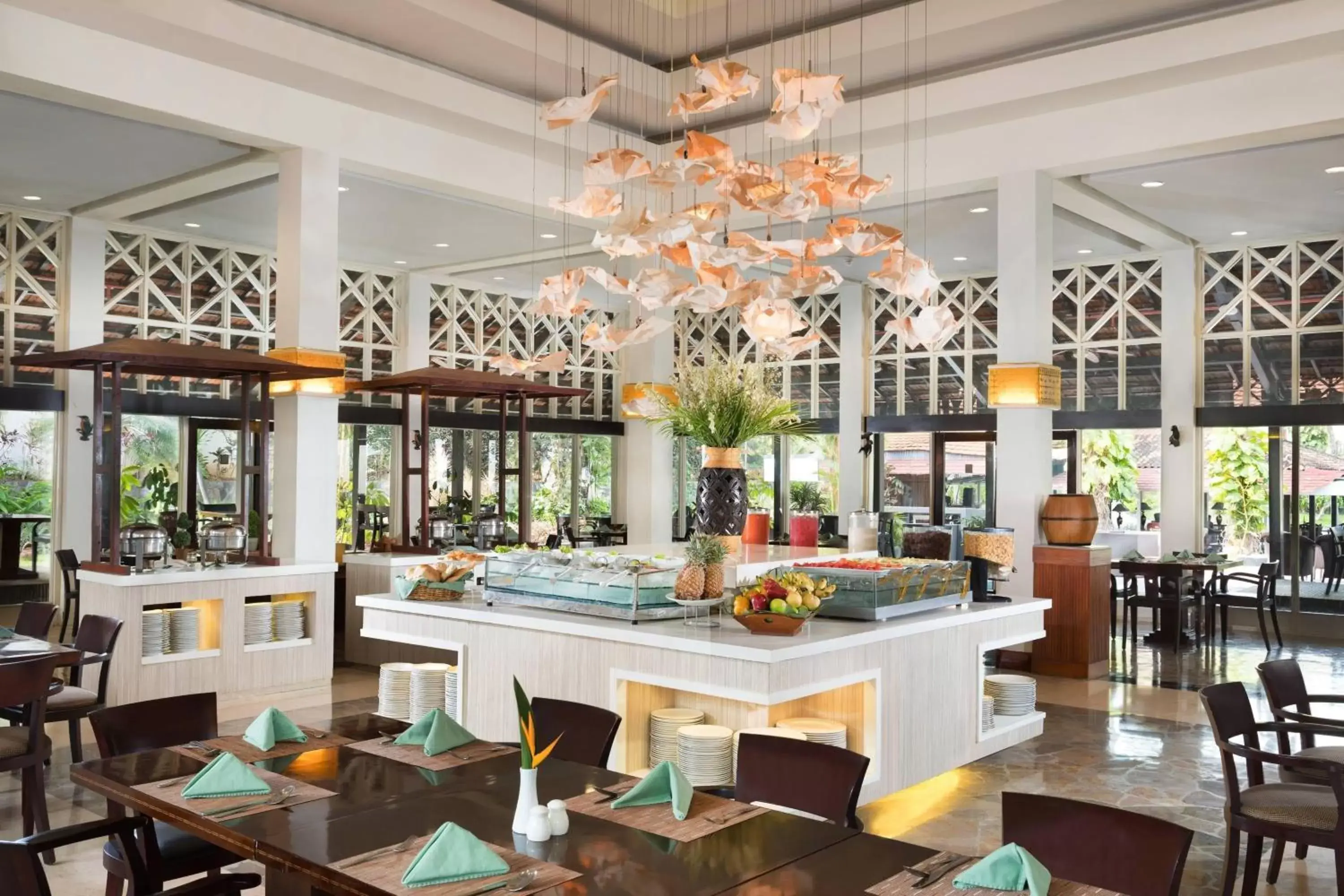 Restaurant/Places to Eat in Sheraton Lampung Hotel