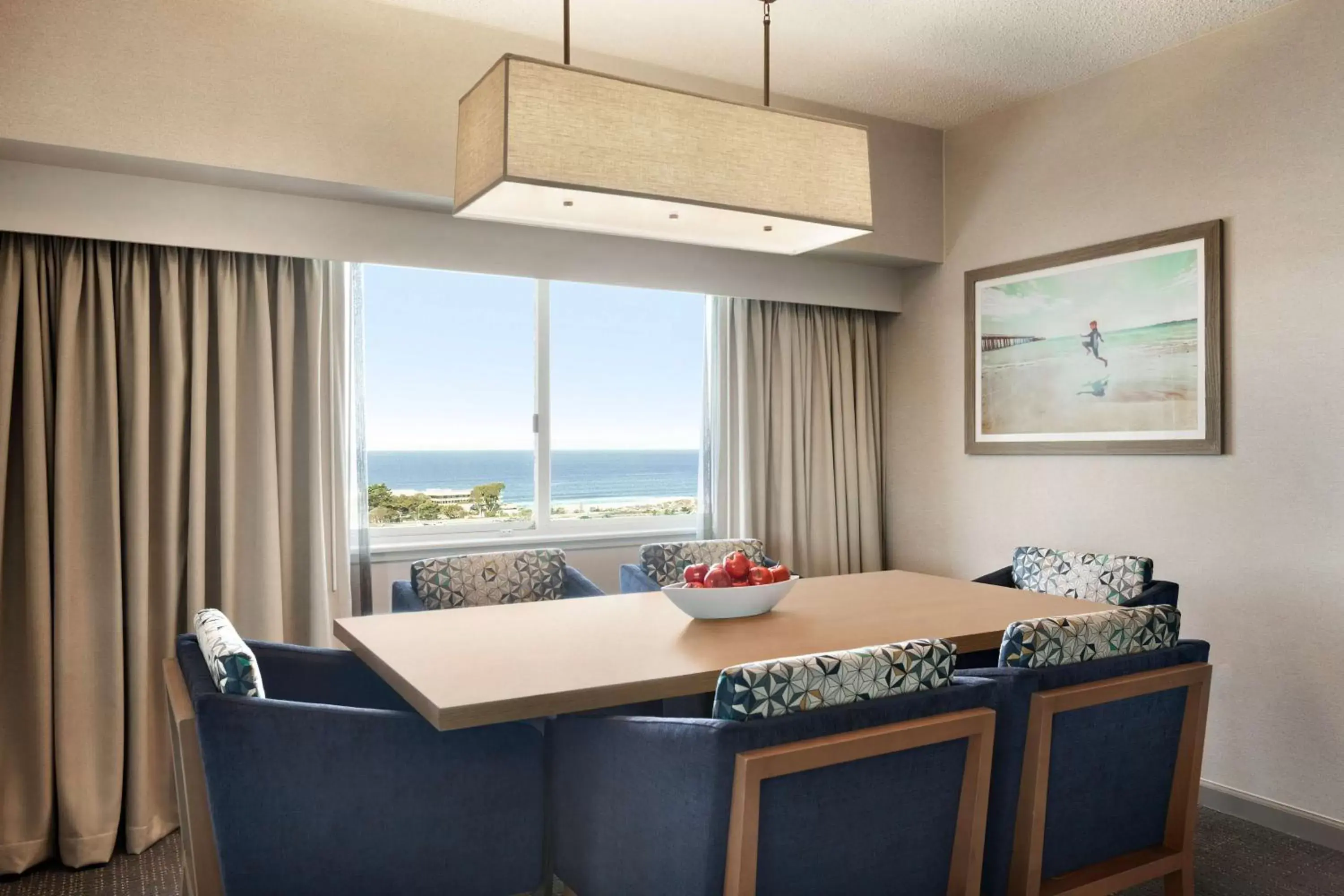 Living room in Embassy Suites by Hilton Monterey Bay Seaside