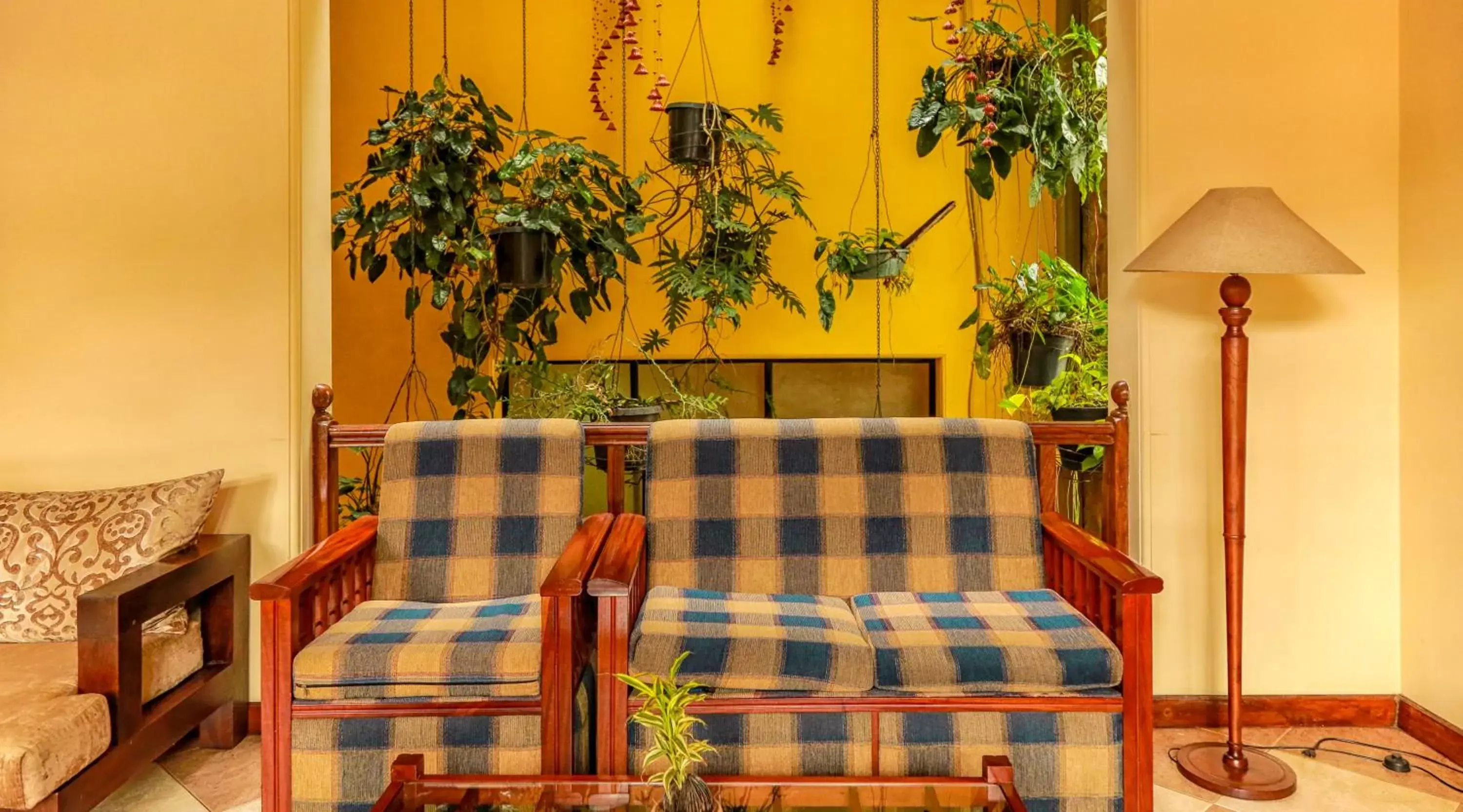 Seating Area in Oak Ray Serene Garden Hotel