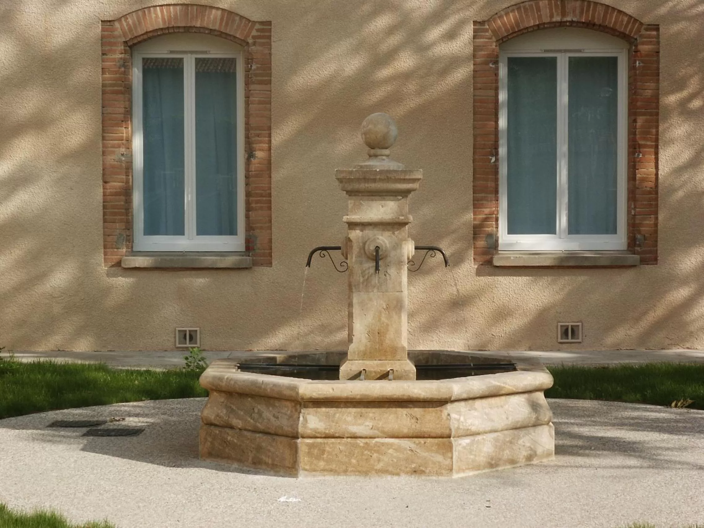 Decorative detail in ibis Styles Toulouse Lavaur