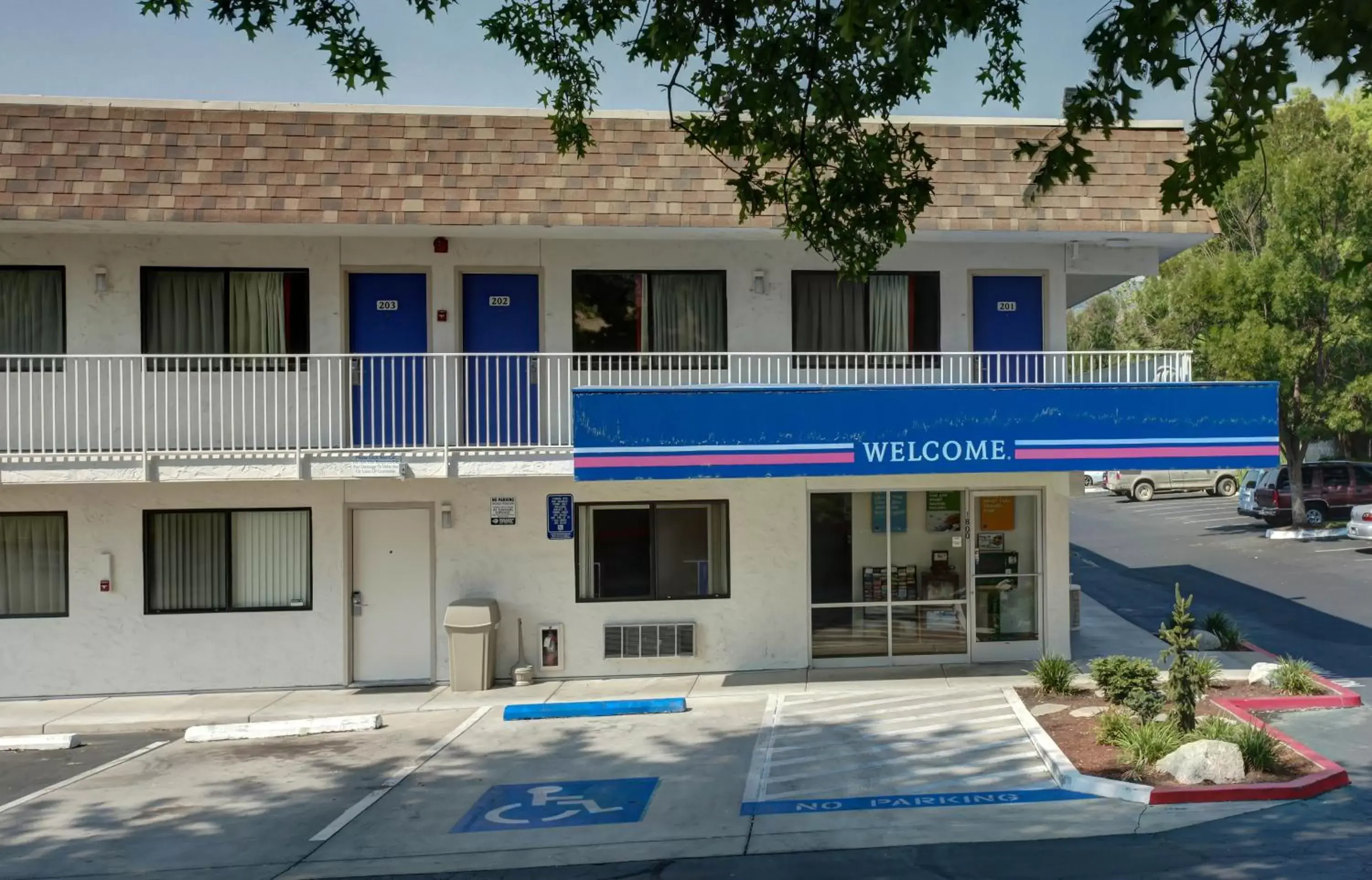 Facade/entrance, Property Building in Motel 6-Grants Pass, OR