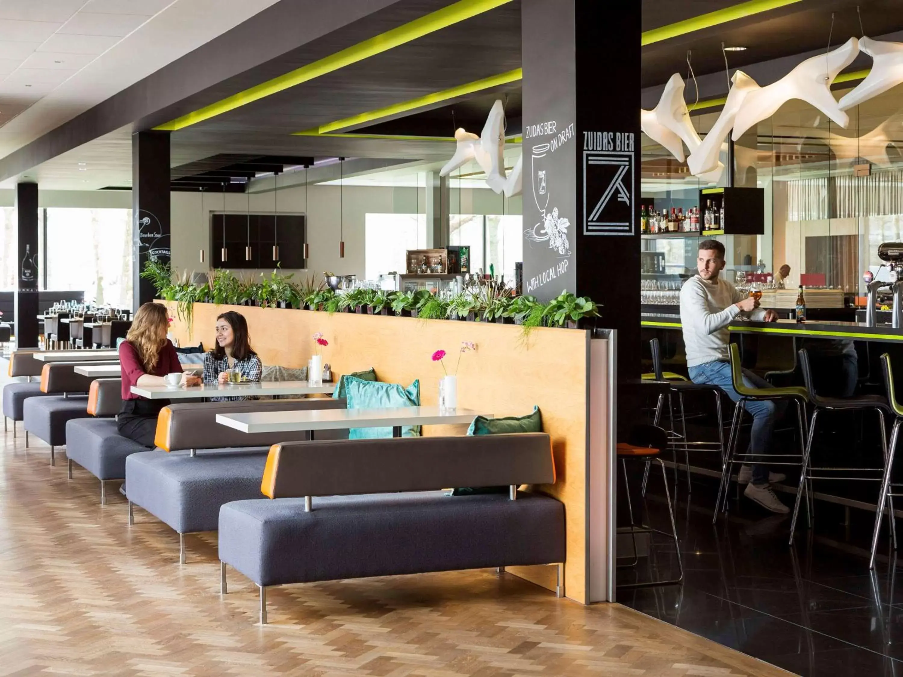 Lounge or bar, Restaurant/Places to Eat in Novotel Amsterdam City