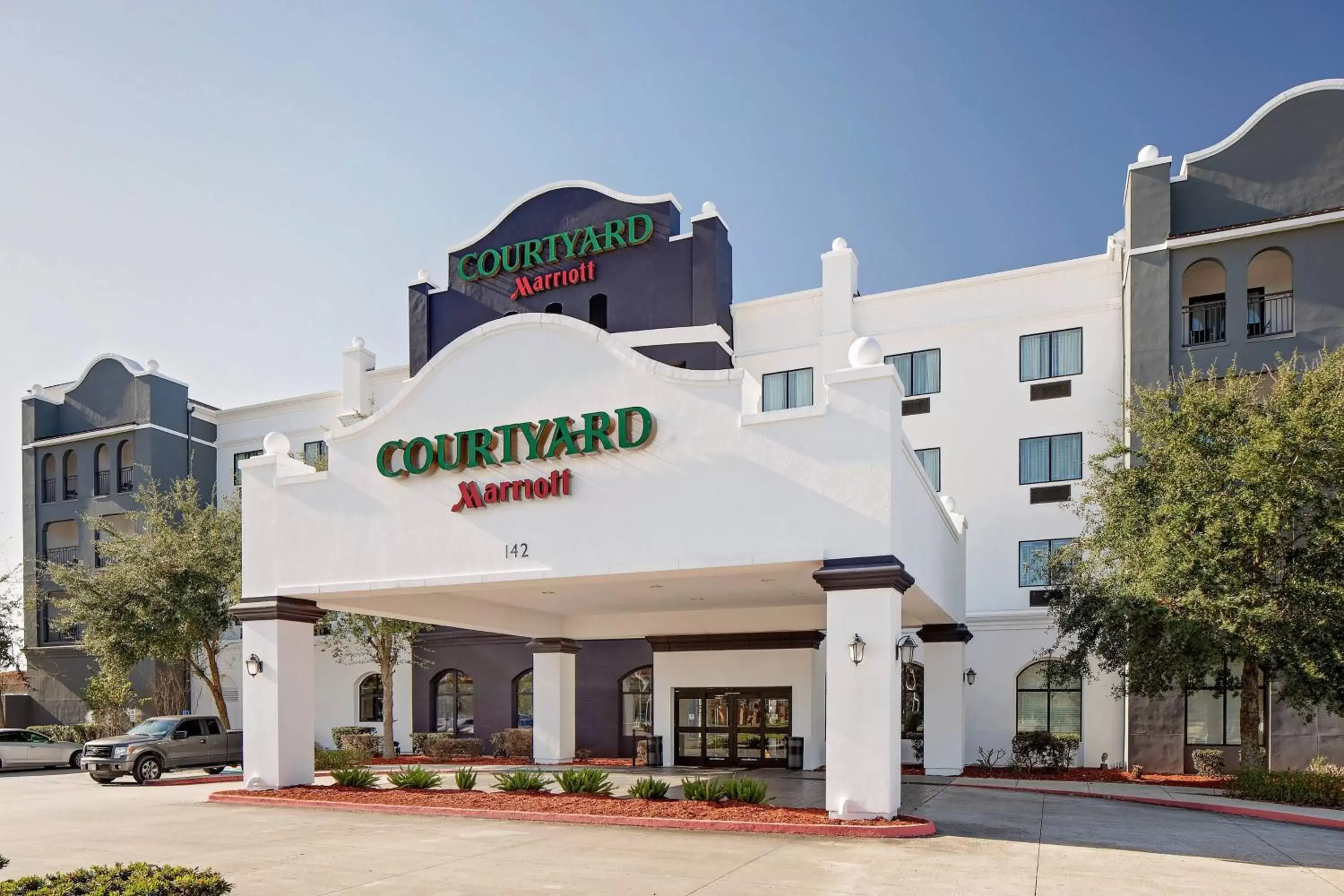 Property Building in Courtyard by Marriott Houma