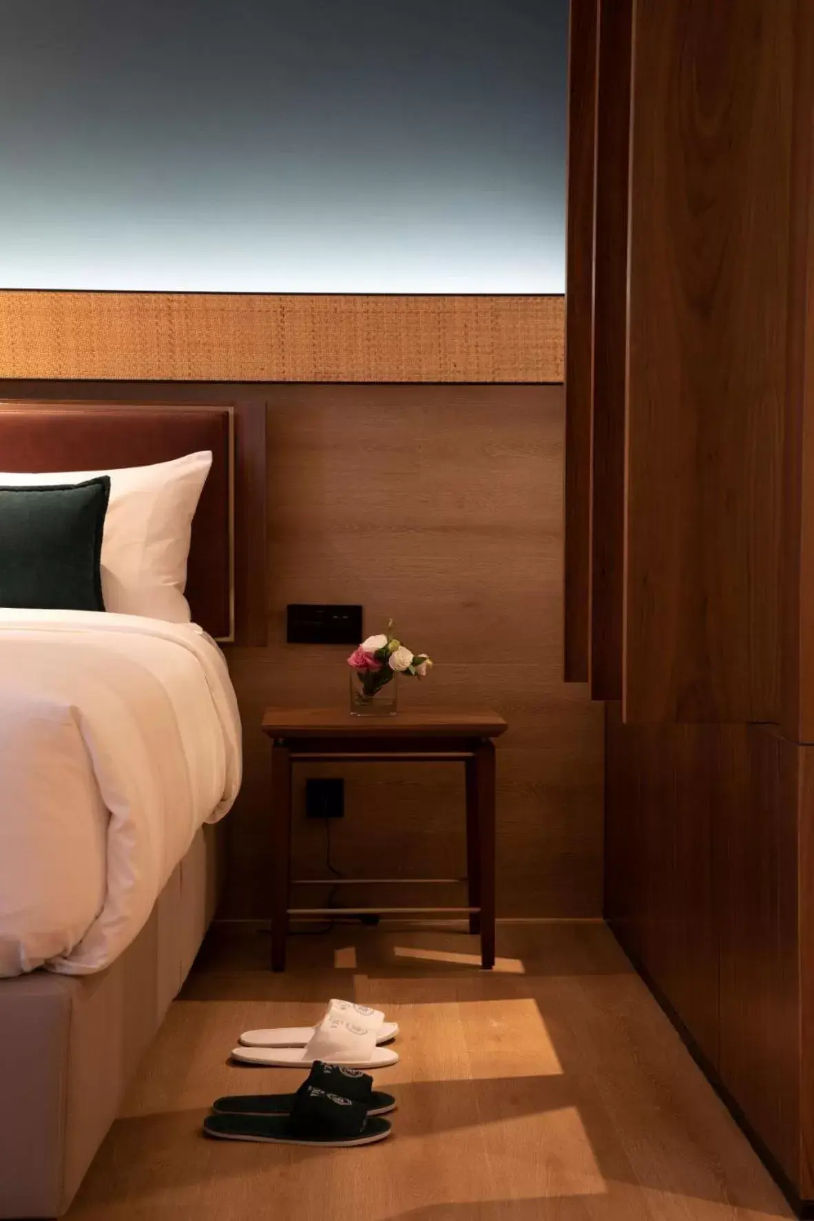 Bed in The LUMA Hotel, a Member of Design Hotels