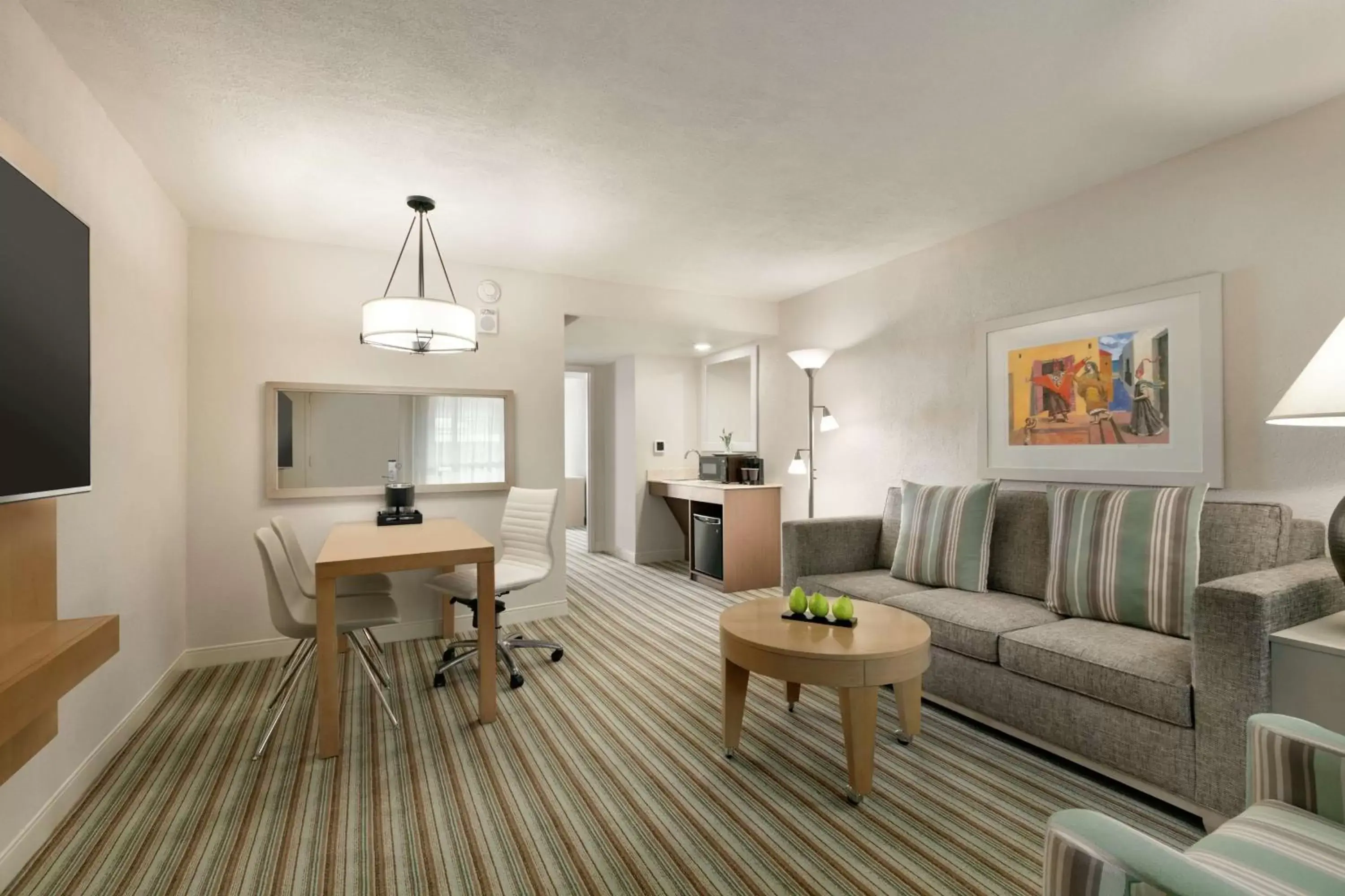 Bedroom, Seating Area in Embassy Suites by Hilton San Juan - Hotel & Casino