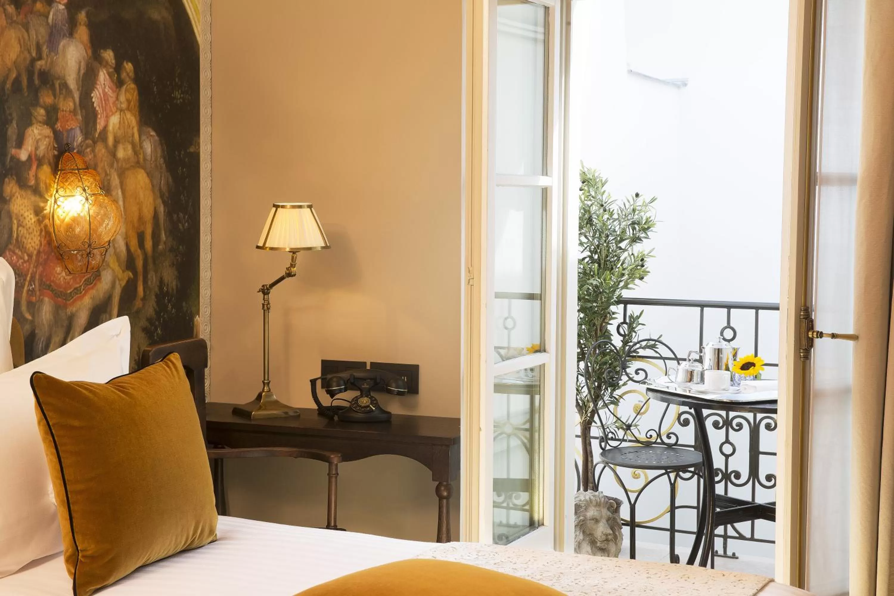 Bedroom, Bed in Hôtel Da Vinci & Spa