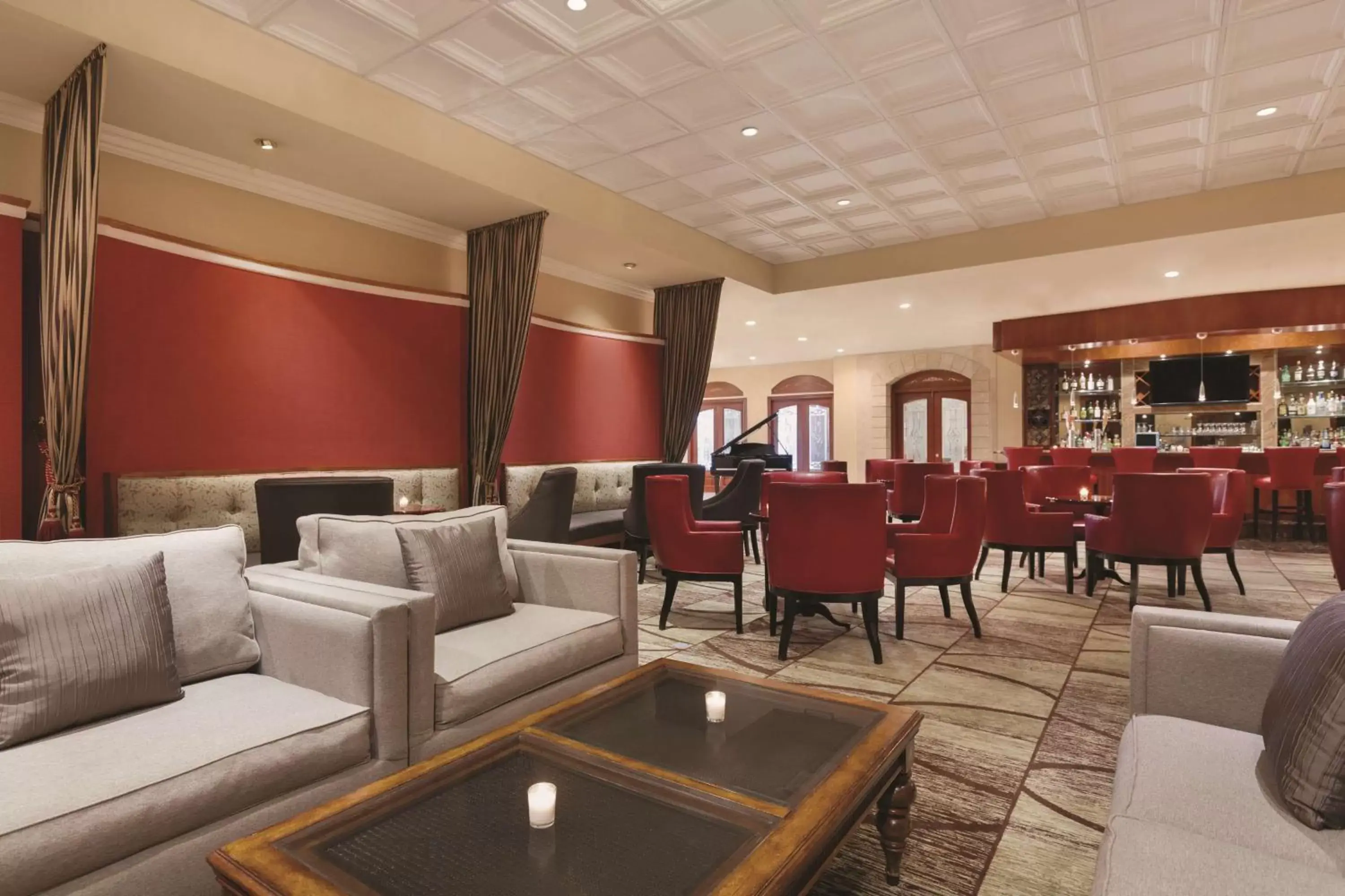 Lounge or bar in Hilton Los Angeles/San Gabriel