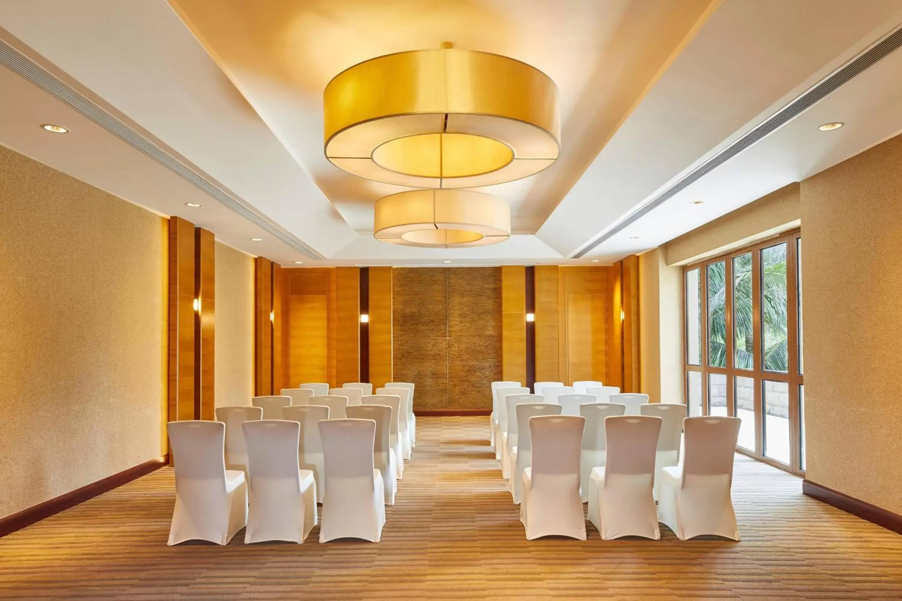 Meeting/conference room in Four Points by Sheraton Shenzhou Peninsula Resort