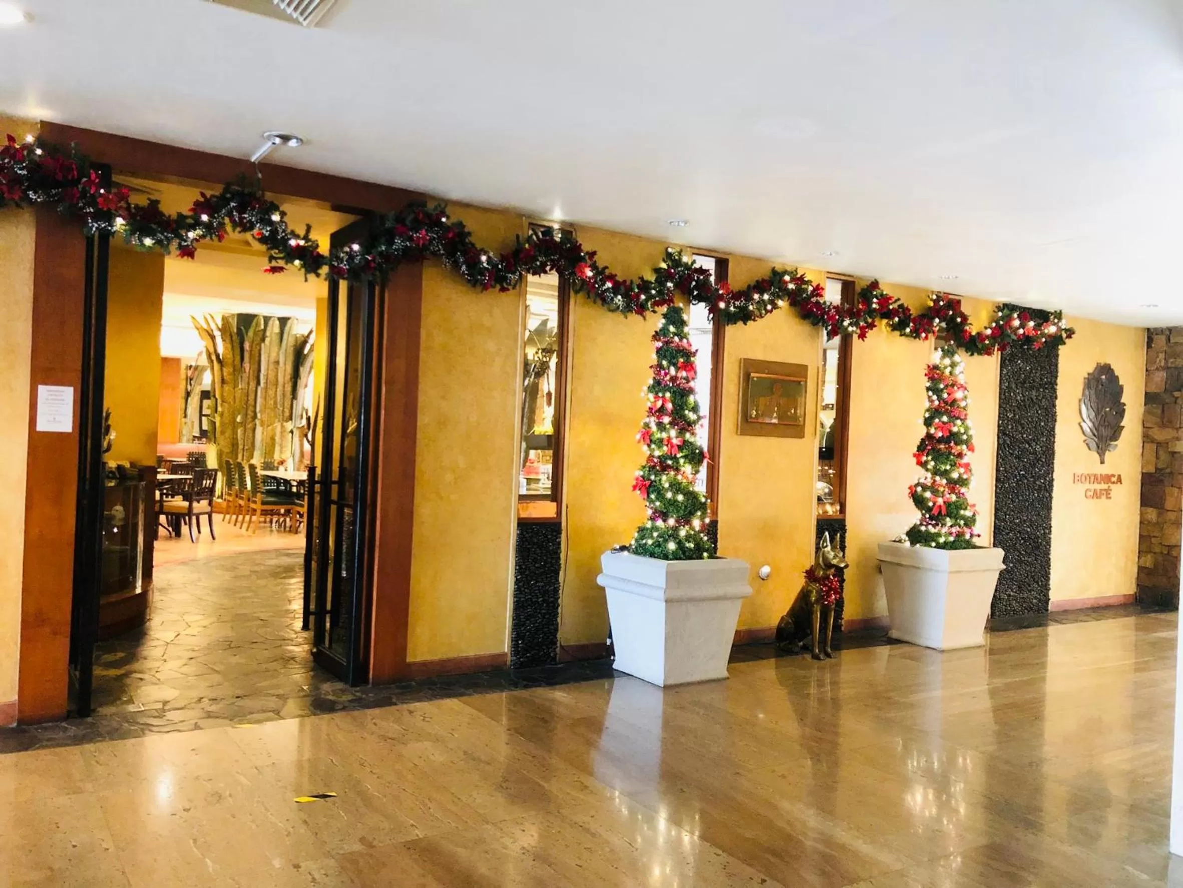 Decorative detail in Indra Regent Hotel